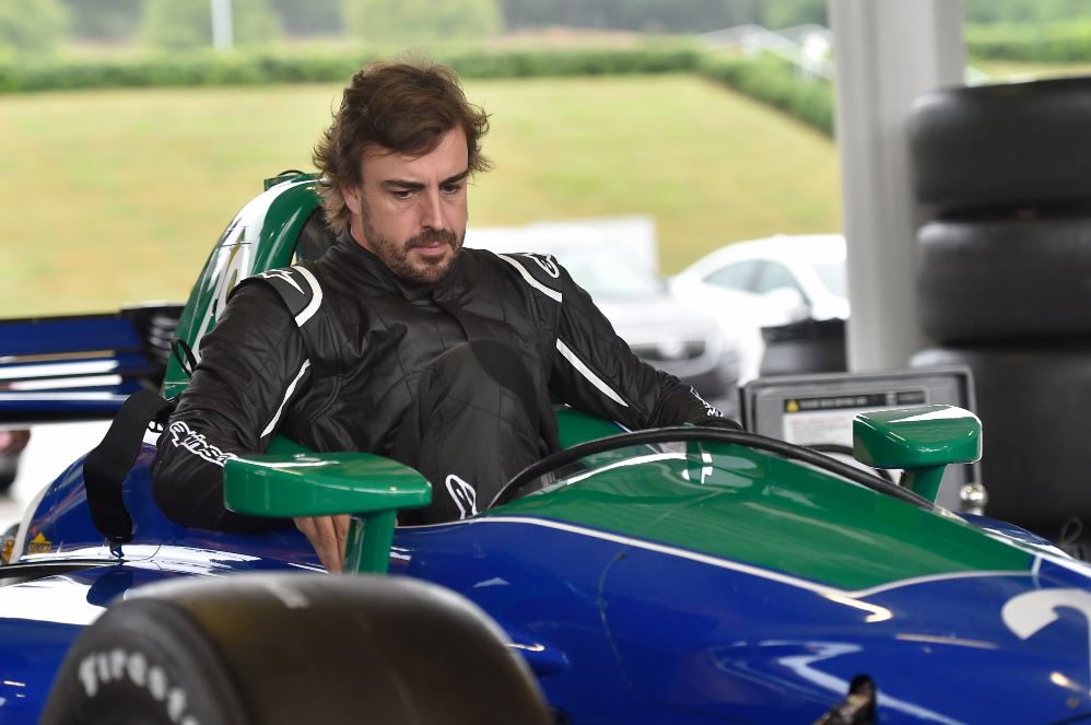 A motorok miatt áll a bál Fernando Alonso IndyCar-programja körül