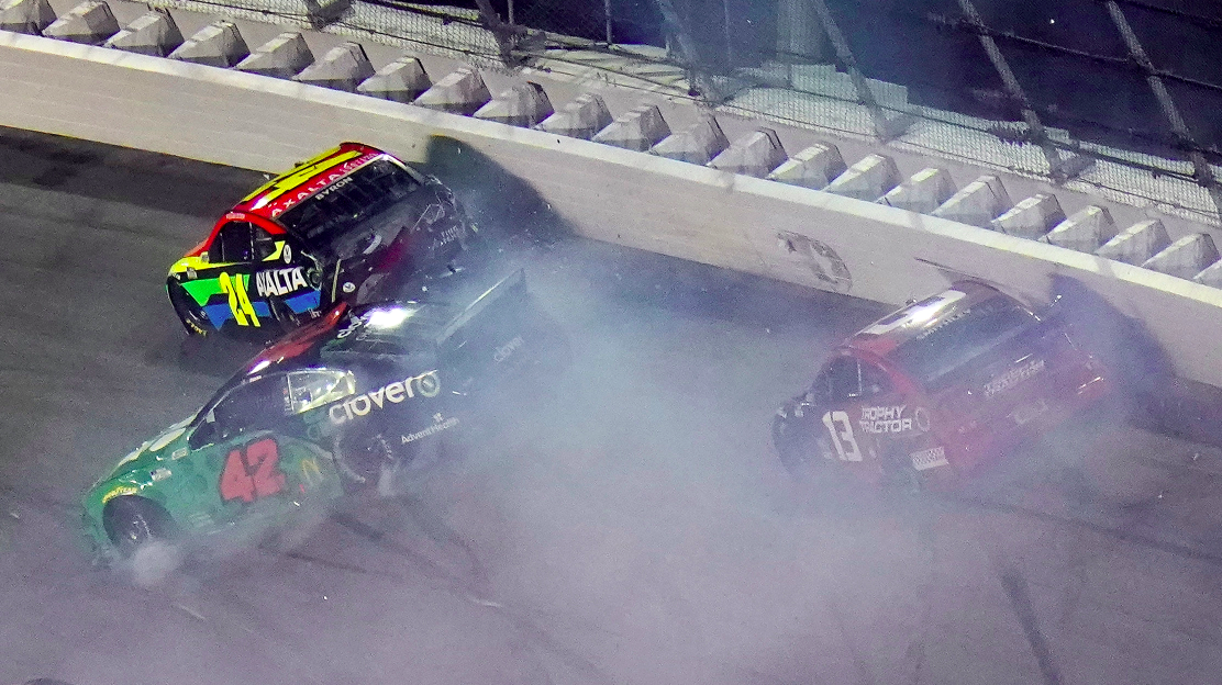 Hat versenyző is tartalékautóba kényszerül a Daytona 500-on