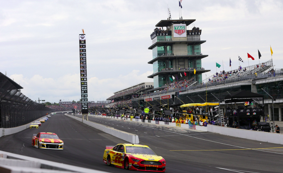 “A NASCAR elvesztette egyik koronaékszerét” – A JGR pilótái utálják, hogy az IMS roadján kell versenyezniük “A NASCAR elvesztette egyik koronaékszerét” – A JGR pilótái utálják, hogy az IMS roadján kell versenyezniük