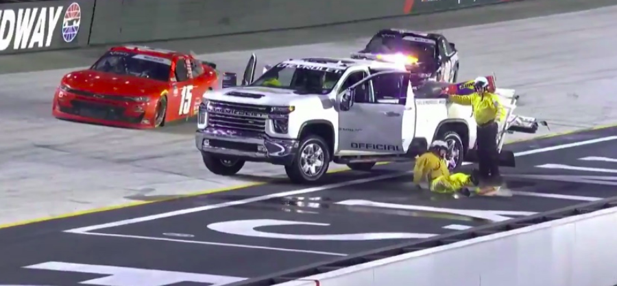 NASCAR: És a legkínosabb pillanat díját kapja… (VIDEÓ)