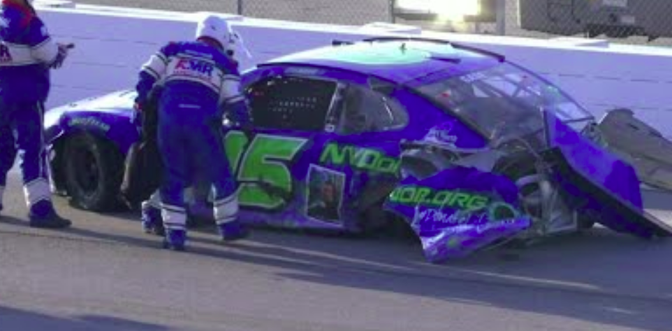 NASCAR: Óriásit bukott és kórházba került Joey Gase Las Vegasban NASCAR: Óriásit bukott és kórházba került Joey Gase Las Vegasban