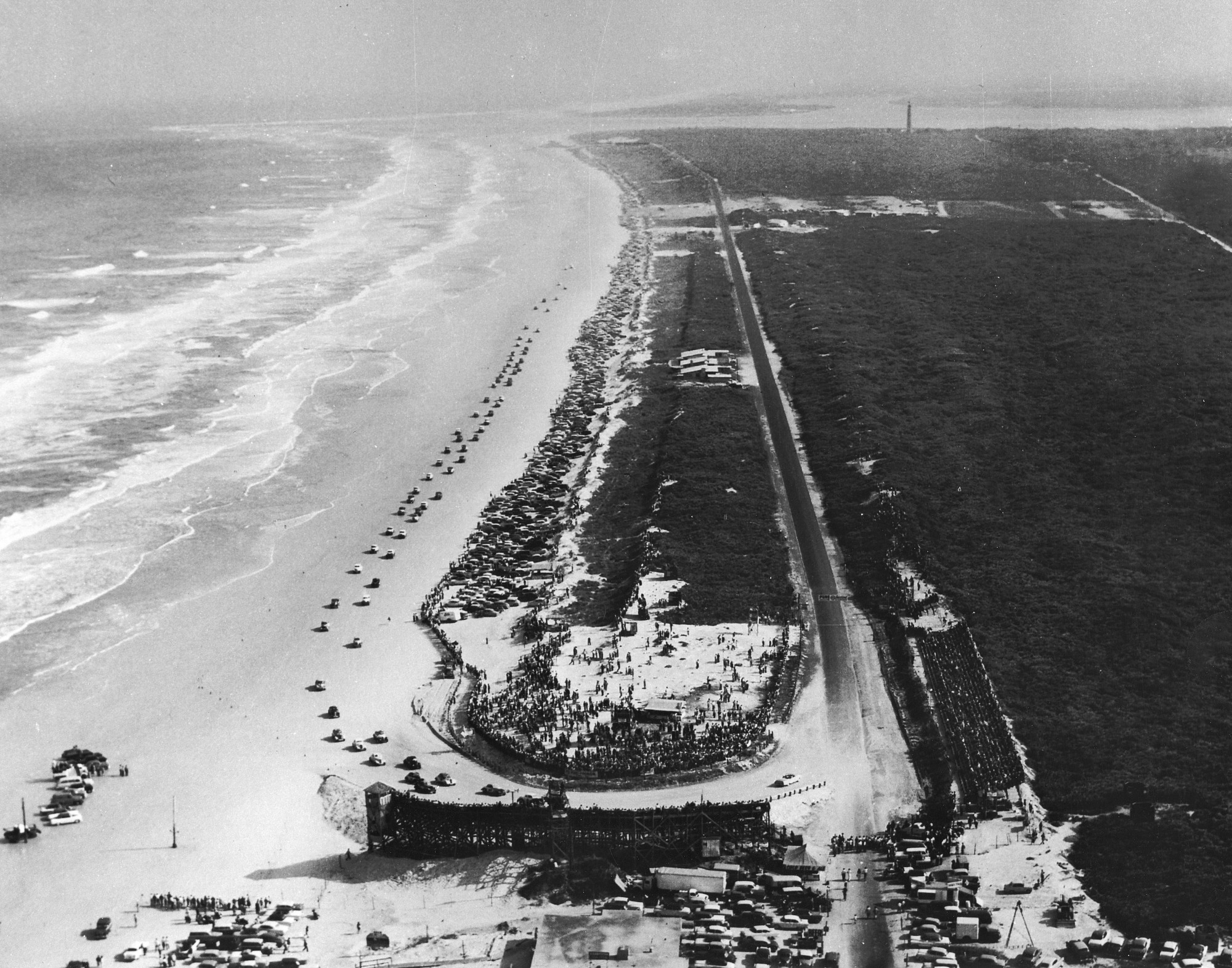 Óceánpart, homok, kötél és zsebkés: Daytona Beach, a sebesség egykori mekkája
