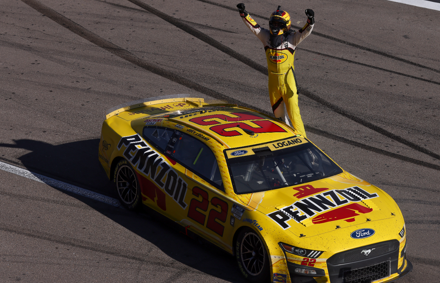 NASCAR: Logano életben tartott egy furcsa statisztikát NASCAR: Logano életben tartott egy furcsa statisztikát