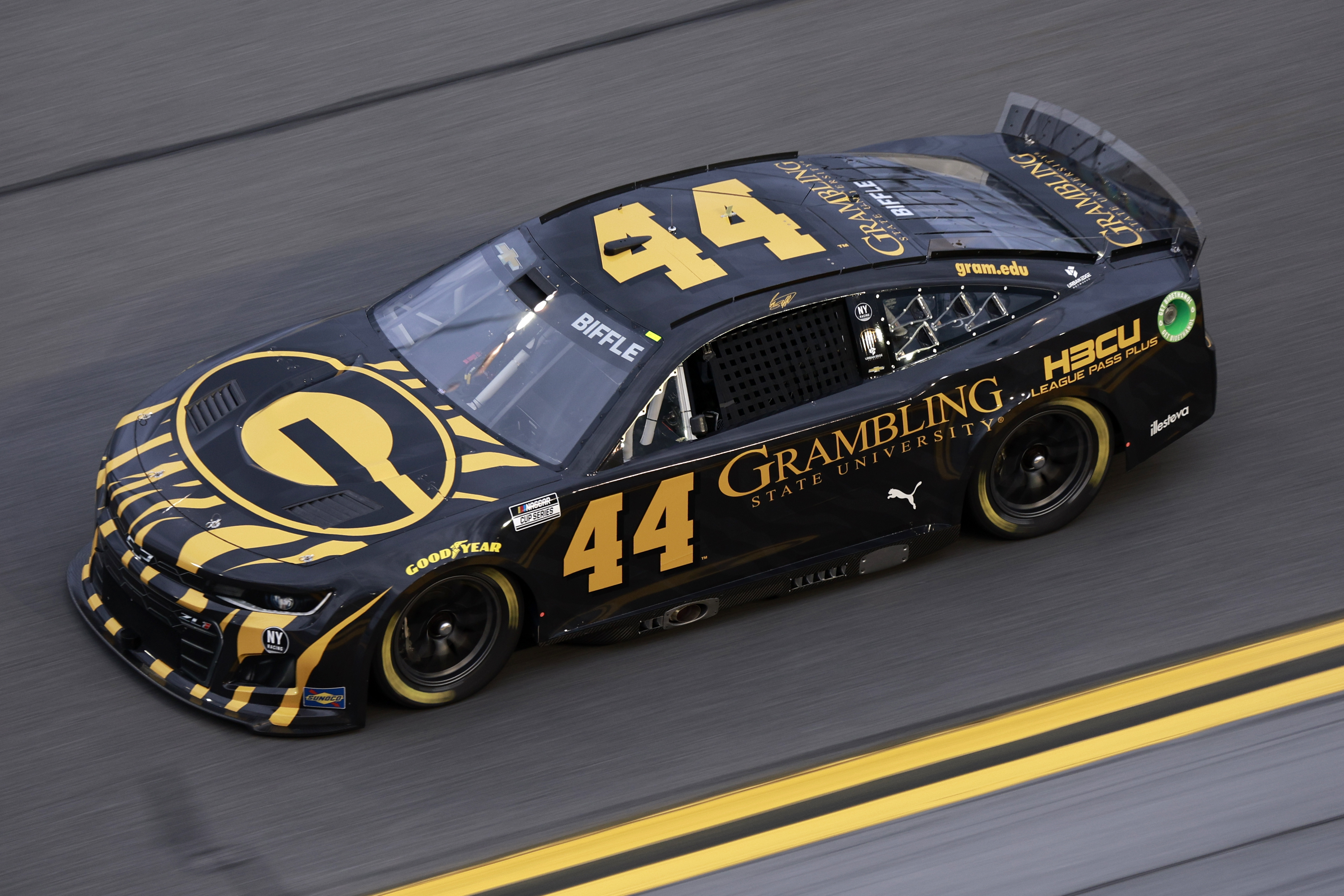 A csapat nem akar fizetni neki, ezért az utolsó pillanatban visszalépett a Daytona 500-tól Greg Biffle A csapat nem akar fizetni neki, ezért az utolsó pillanatban visszalépett a Daytona 500-tól Greg Biffle