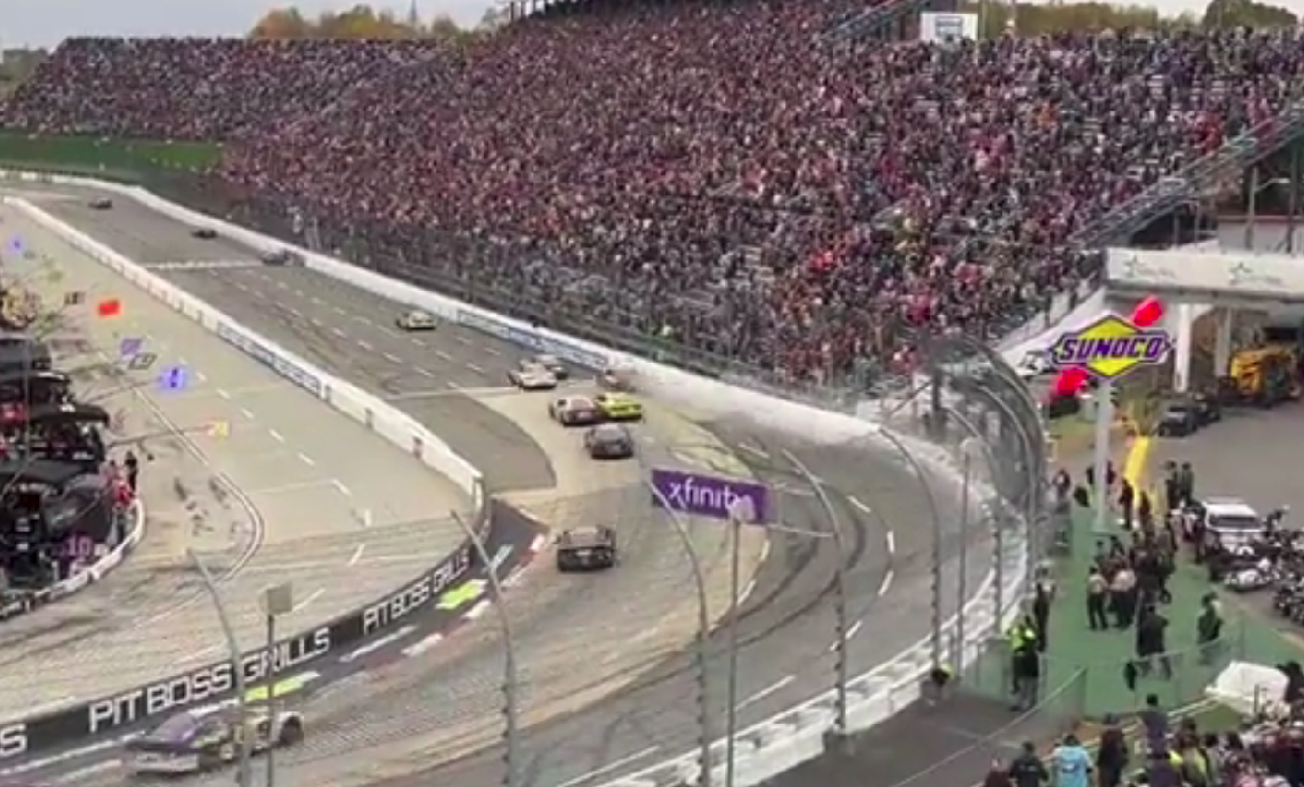 NASCAR: Egy rajongói videó megmutatja, mennyire őrült is volt valójában Chastain gamer-manővere