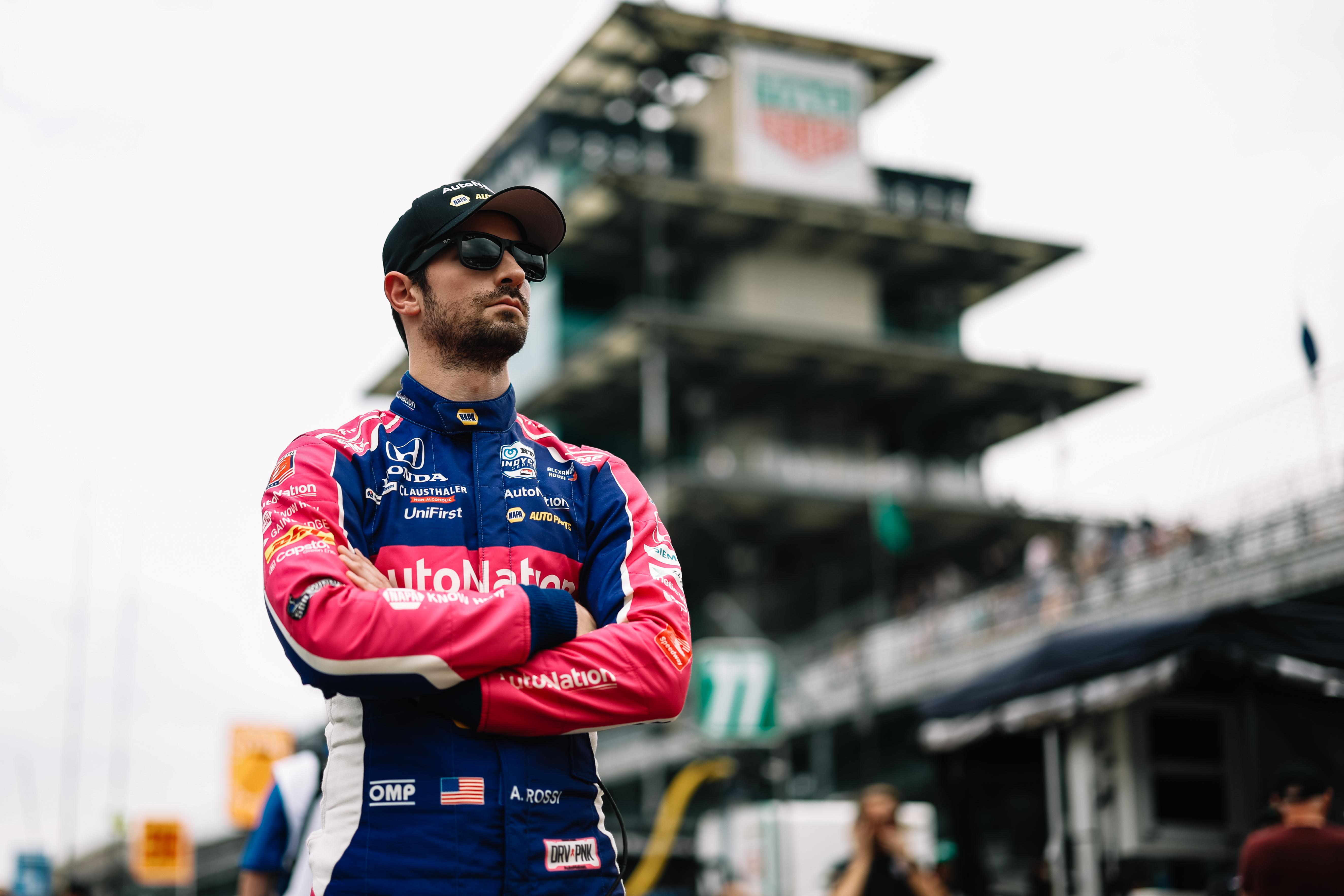 Rossi üzent Verstappennek: “Az Indy 500-on legalább nem tört ketté egy autó sem”