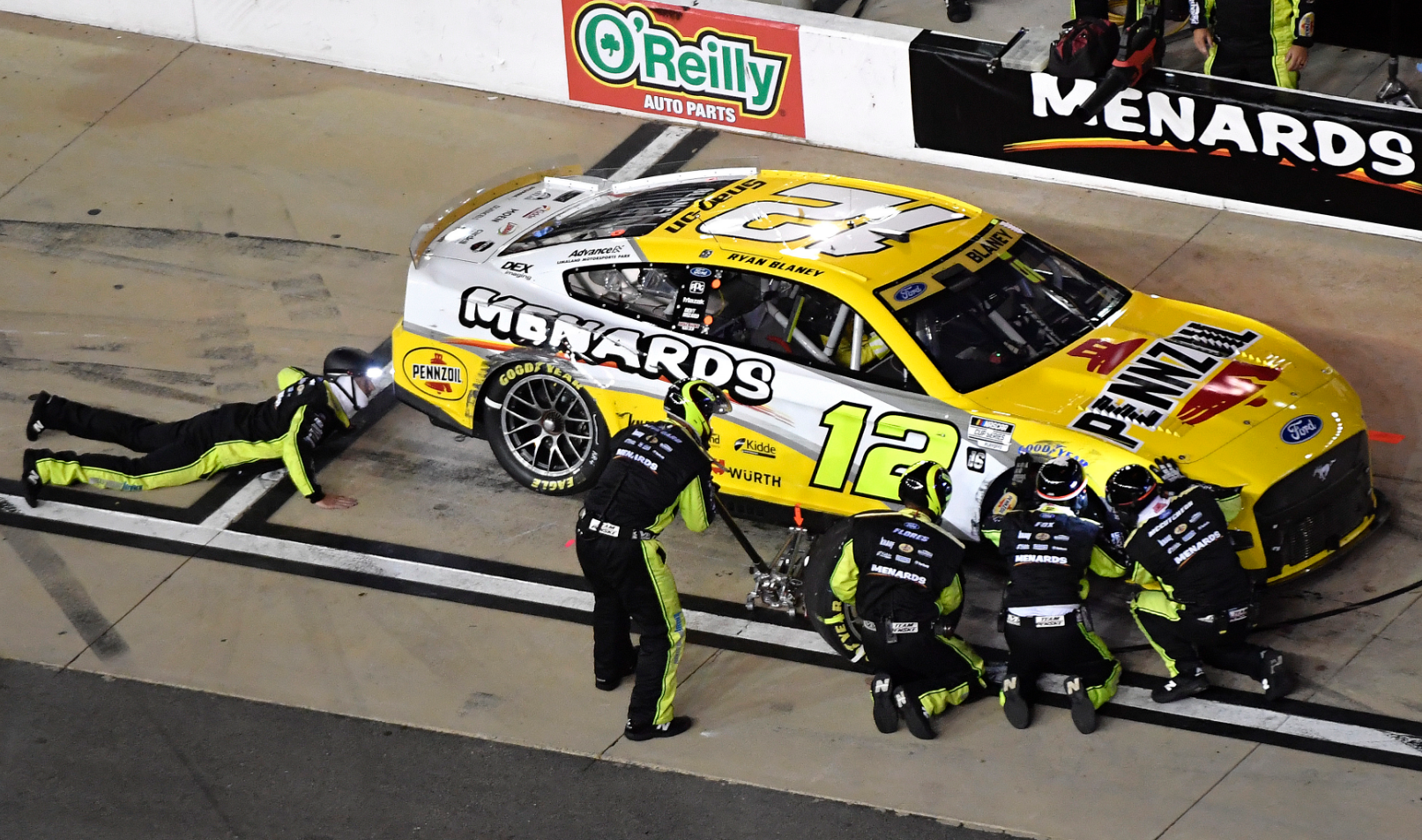 NASCAR: Felfüggesztették a bajnoki címért küzdő Blaney csapatfőnökét NASCAR: Felfüggesztették a bajnoki címért küzdő Blaney csapatfőnökét