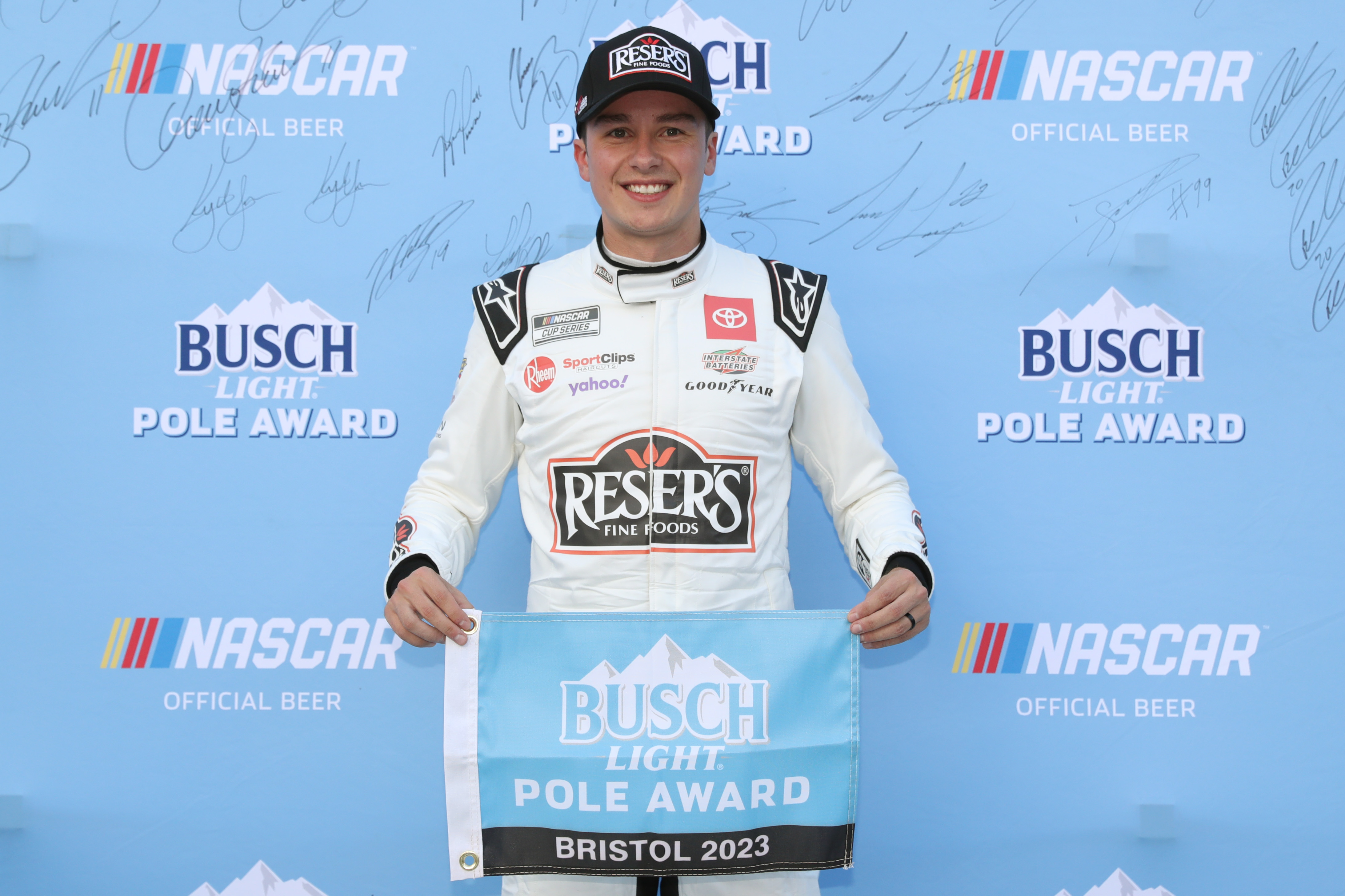 NASCAR: Bell már megint pole-ban, Larson tökutolsó Bristolon NASCAR: Bell már megint pole-ban, Larson tökutolsó Bristolon