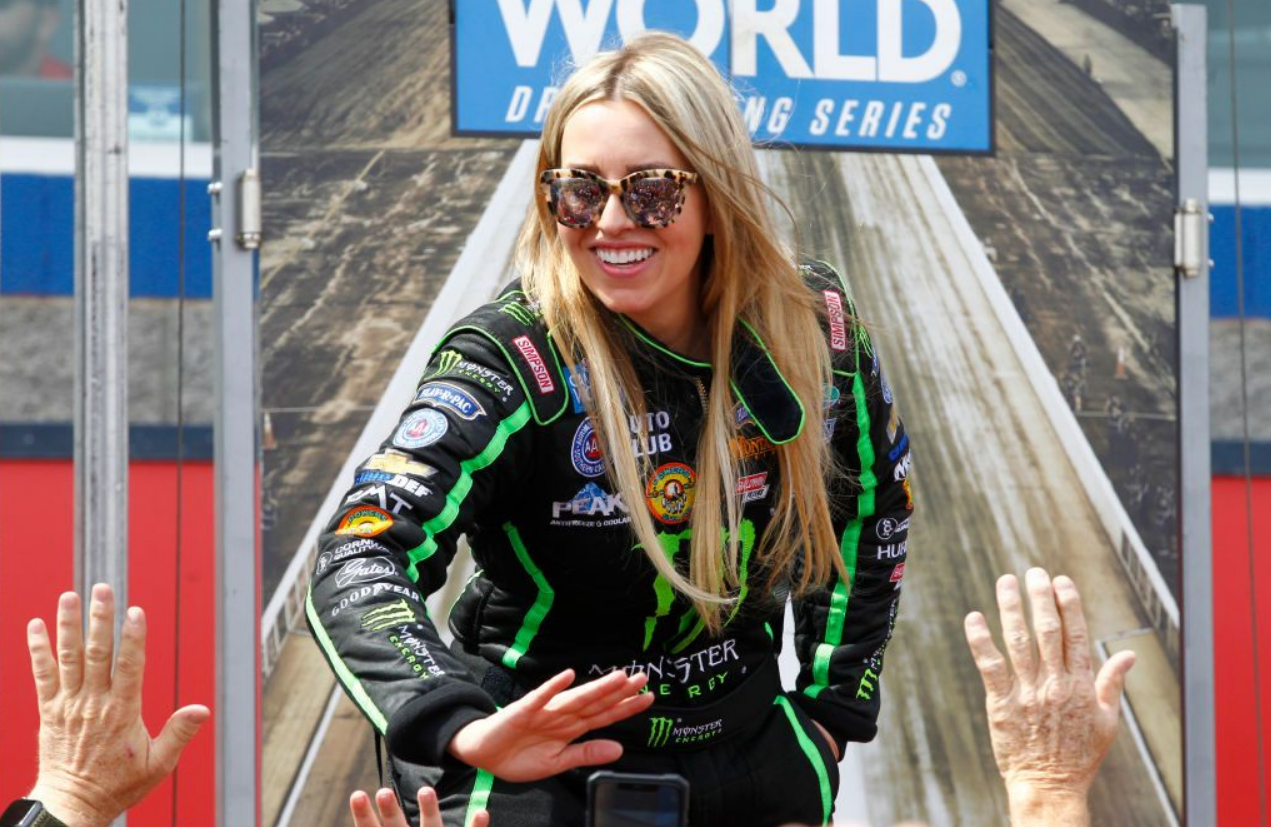 545.47 km/h-val döntött rekordot Brittany Force és nagy lépést tett második bajnoki címe felé 545.47 km/h-val döntött rekordot Brittany Force és nagy lépést tett második bajnoki címe felé