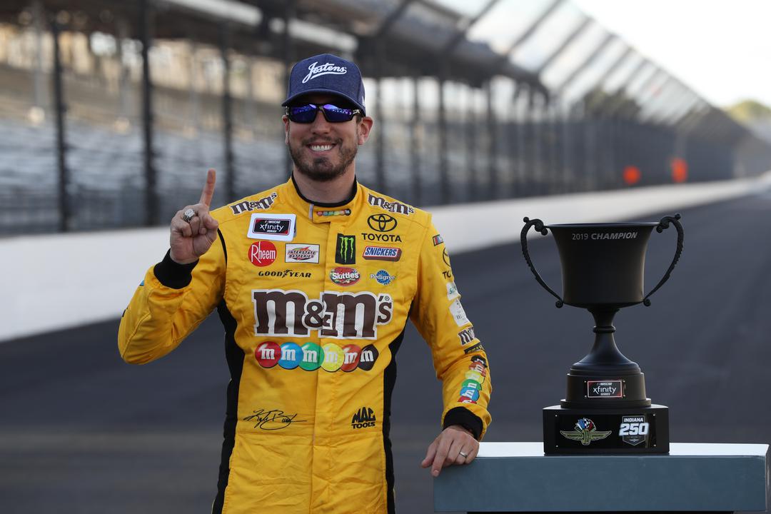 NASCAR: Kyle Busch megmentette egy háborús veterán életét NASCAR: Kyle Busch megmentette egy háborús veterán életét