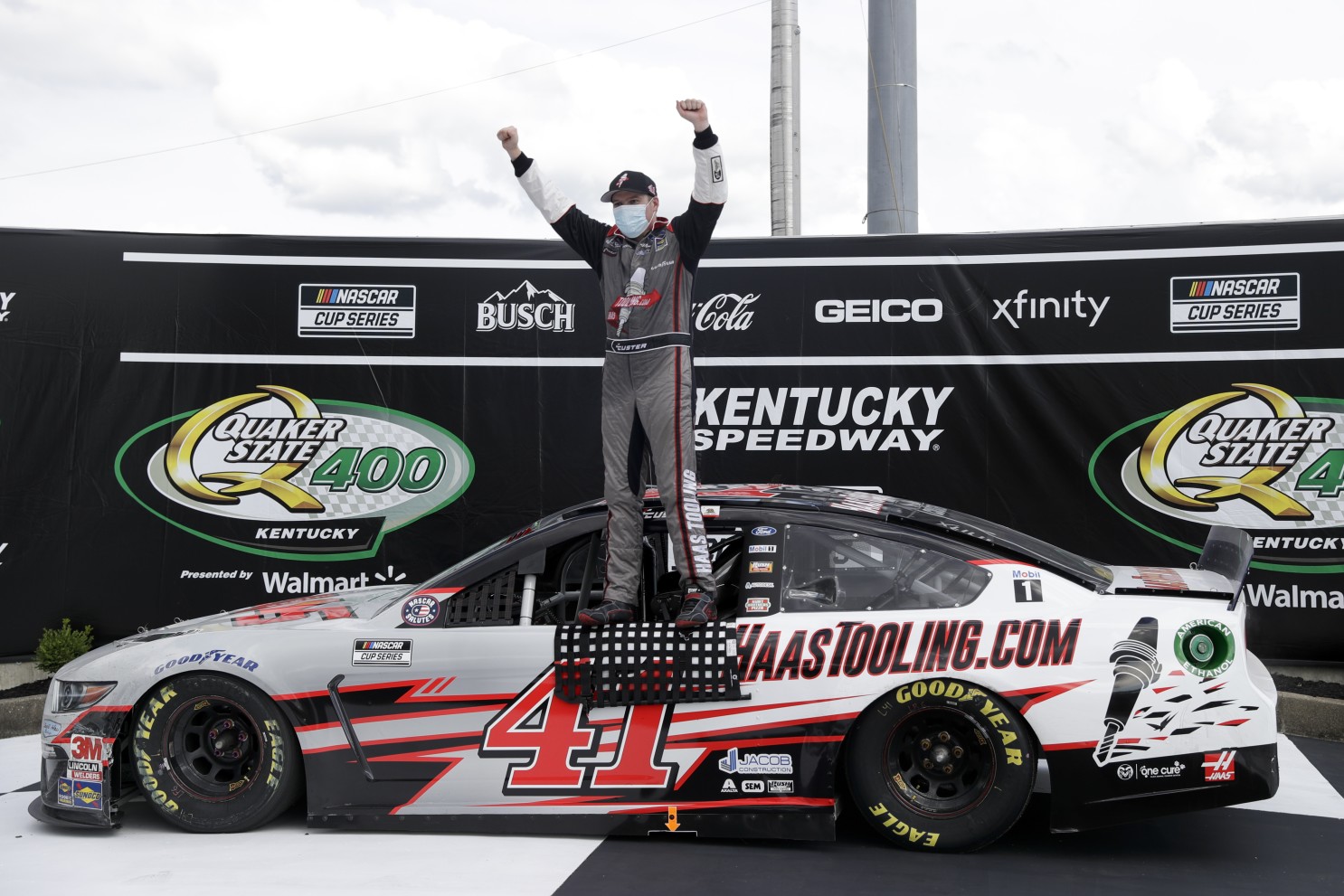 NASCAR Cup: Mesteri manőverrel aratott győzelmet az SHR 22 éves újonca