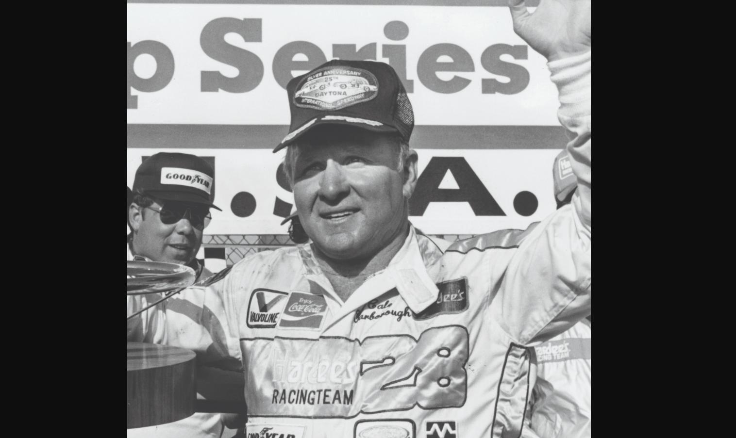 Gyász: Elhunyt a NASCAR ikonikus bunyójának főhőse, a háromszoros bajnok Cale Yarborough