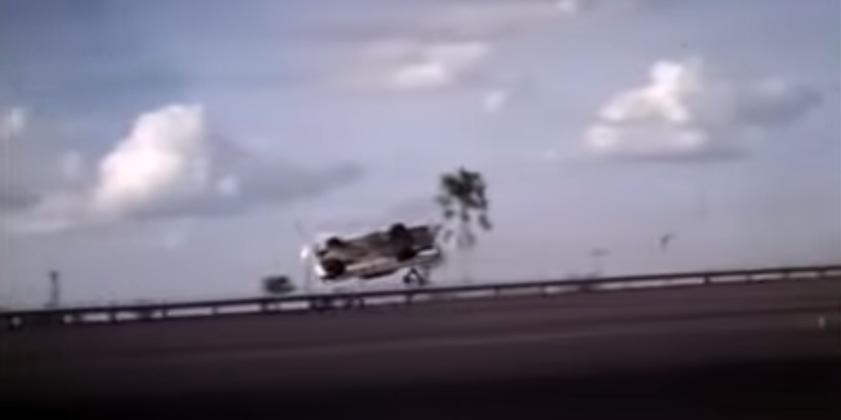 Amikor két autó is szó szerint kirepült a Daytona International Speedwayről (VIDEÓ)