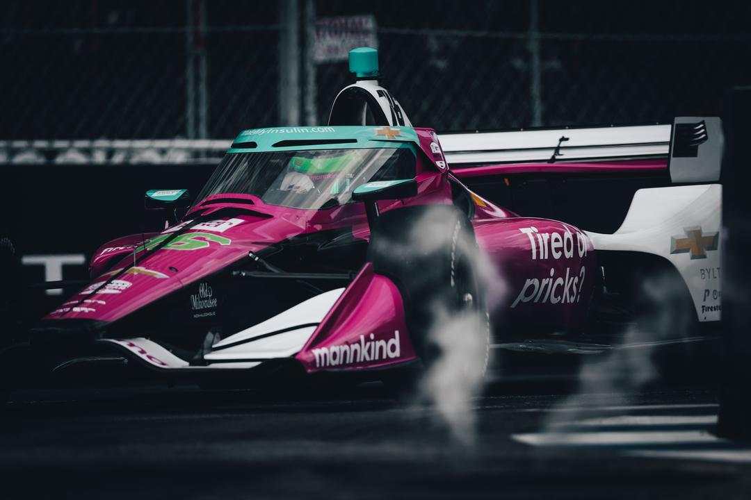 Saját vizeletében ülve versenyezte végig az Indy 500-at és ezzel rögtön szerzett egy új szponzort Conor Daly