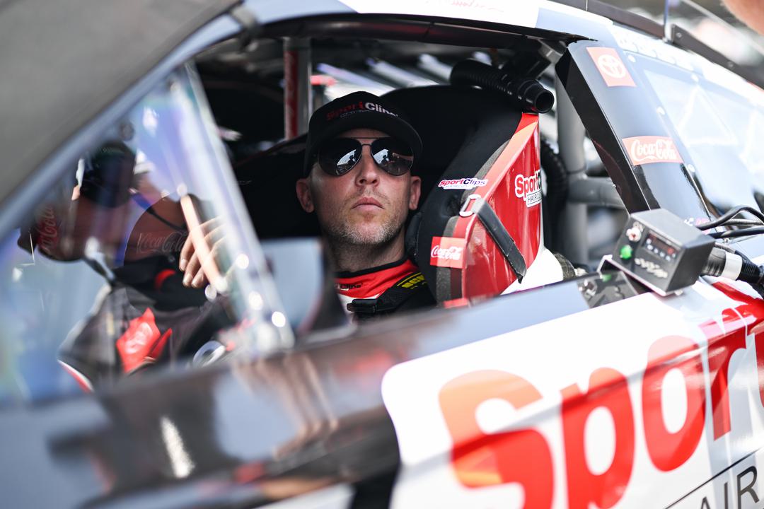 NASCAR: Hamlin kihagyhatja a vasárnapi futamot, Ryan Truex készenlétben