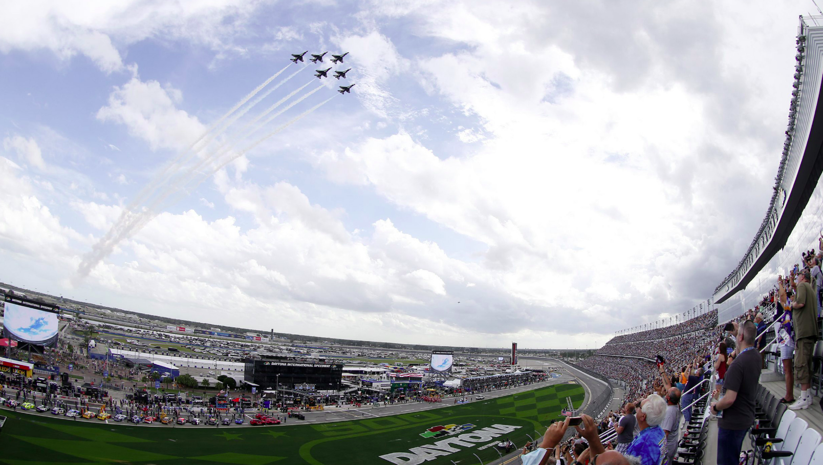 NASCAR: Idén is a USAF Thunderbirds átrepülésével kezdődik a Daytona 500 NASCAR: Idén is a USAF Thunderbirds átrepülésével kezdődik a Daytona 500