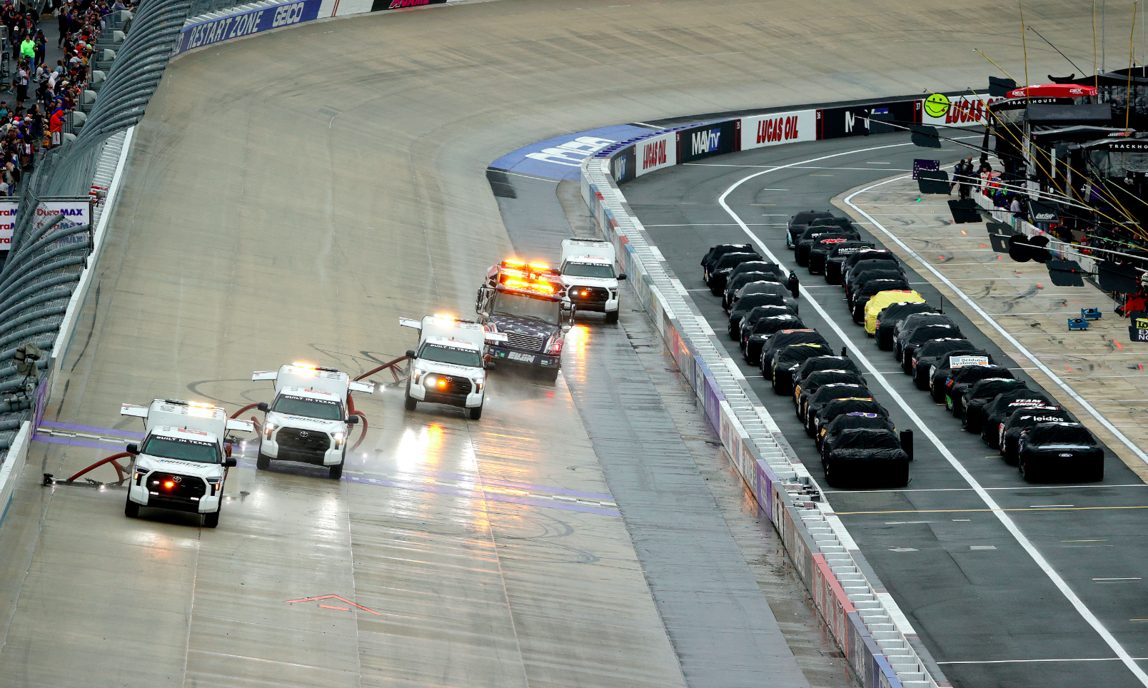 A fenyegető eső miatt módosul a bristoli NASCAR Cup-futam időpontja