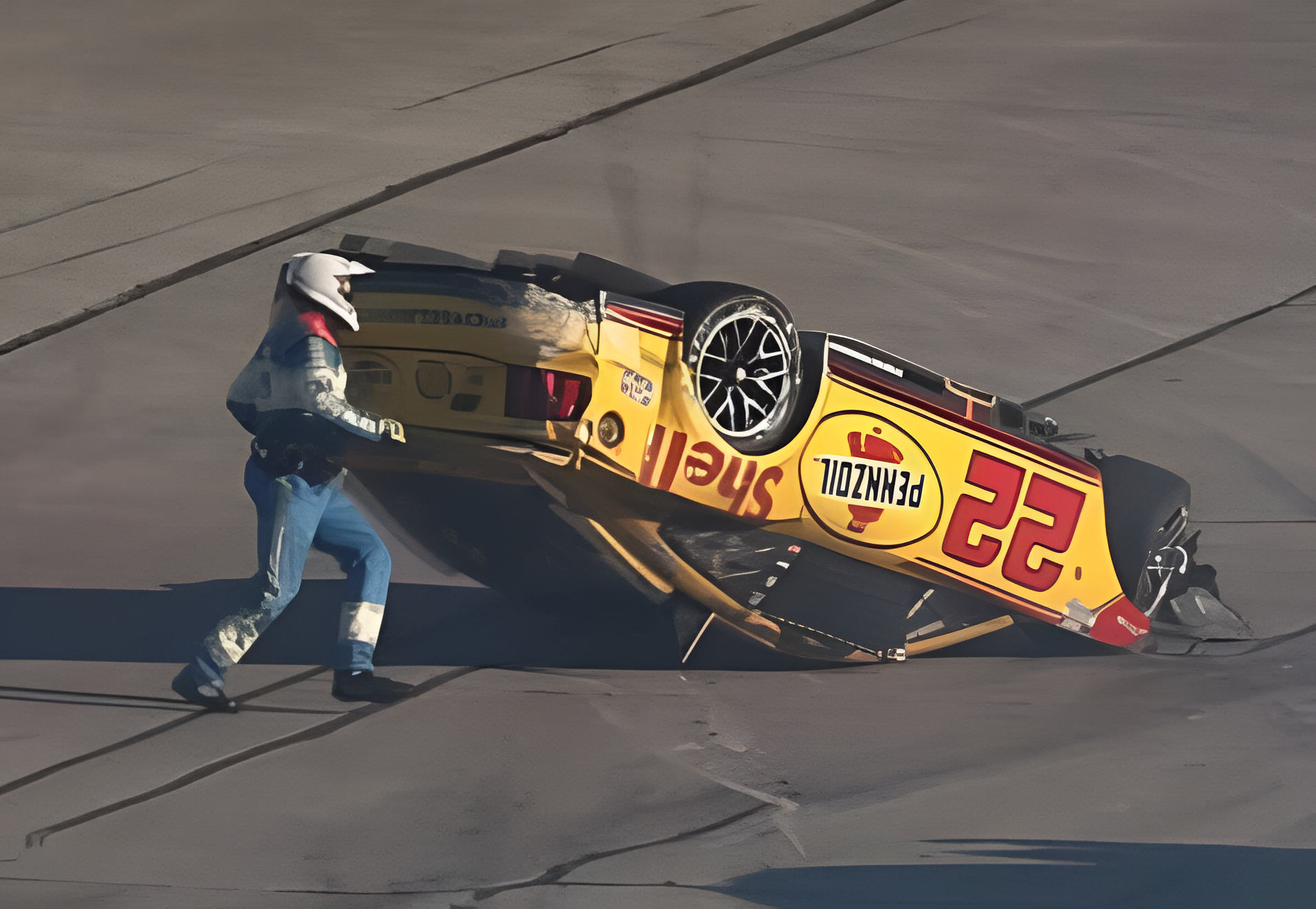 Örülök, hogy élek” – Horrorisztikus balesetet úszott meg Joey Logano és Riley Herbst