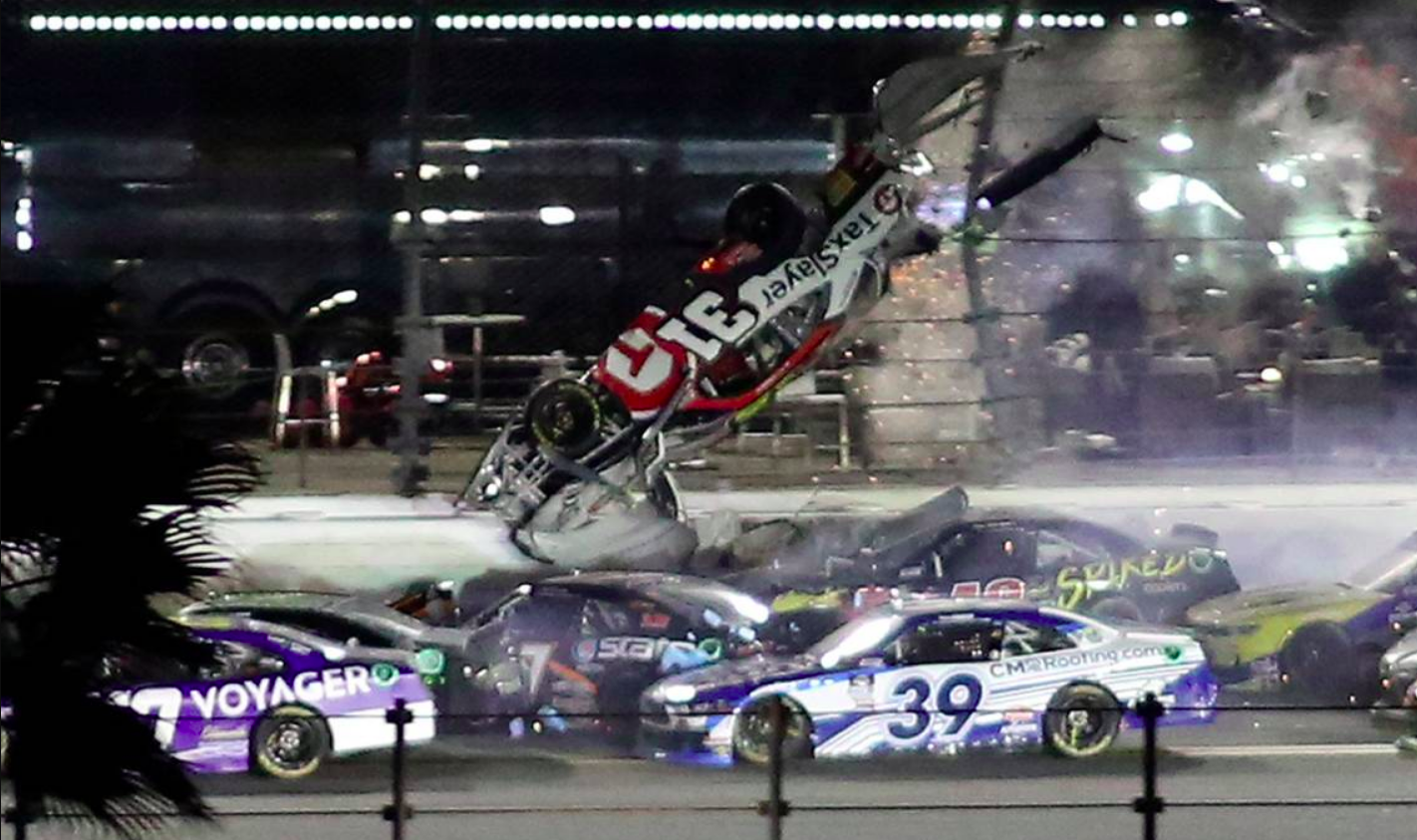 NASCAR: Felnyársalta ellenfele autóját a horrorbukást szenvedő Snider Chevyjének lengőkarja