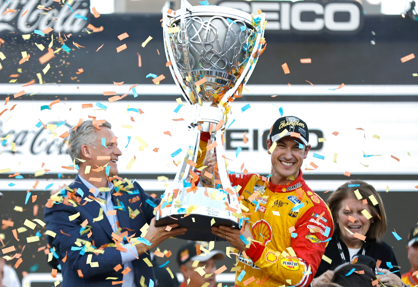 Logano úgy lett idén bajnok, ahogyan még senki más a NASCAR történetében Logano úgy lett idén bajnok, ahogyan még senki más a NASCAR történetében