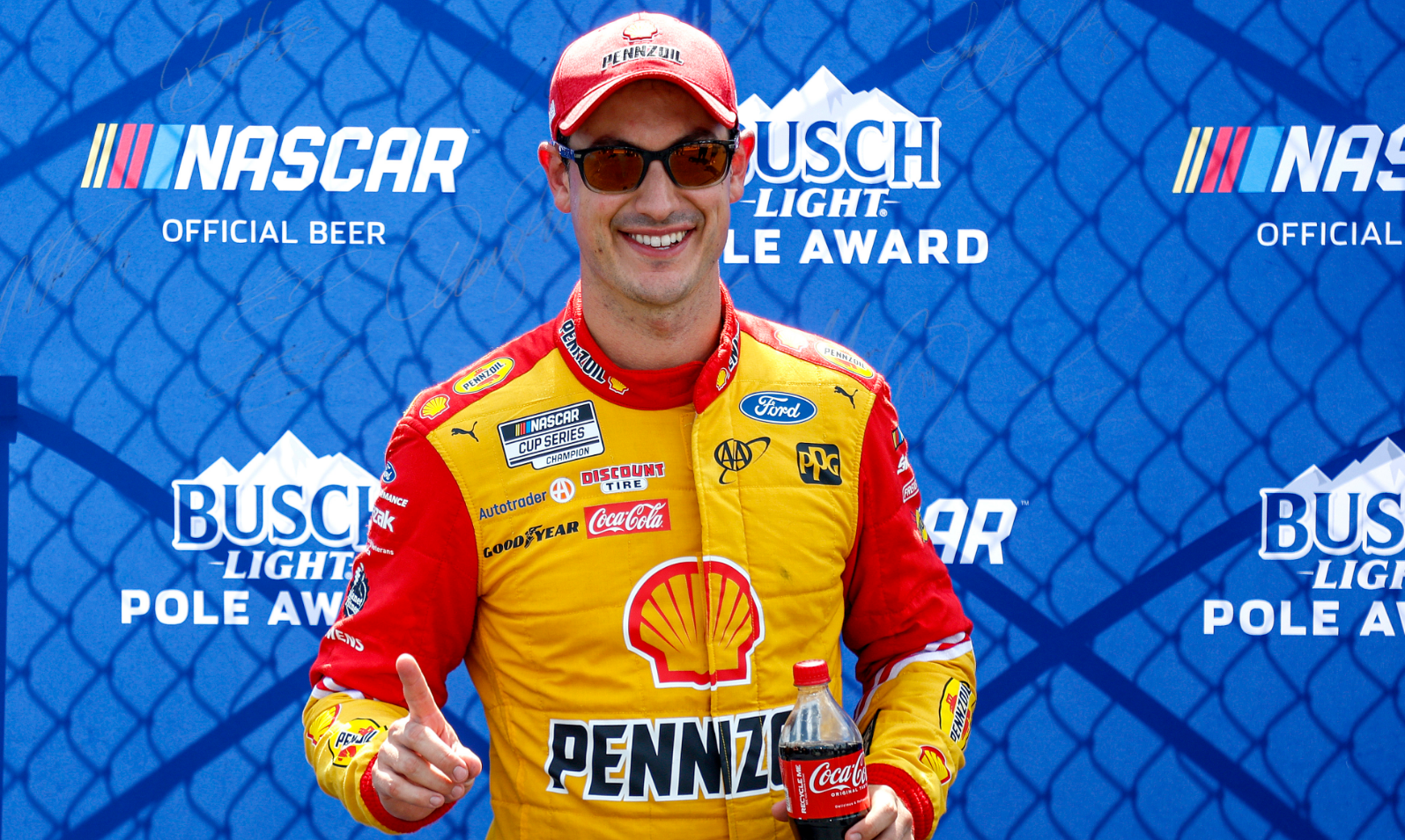 NASCAR: Logano 11 év után ismét pole-t szerzett roadon, Daly balesettel debütált