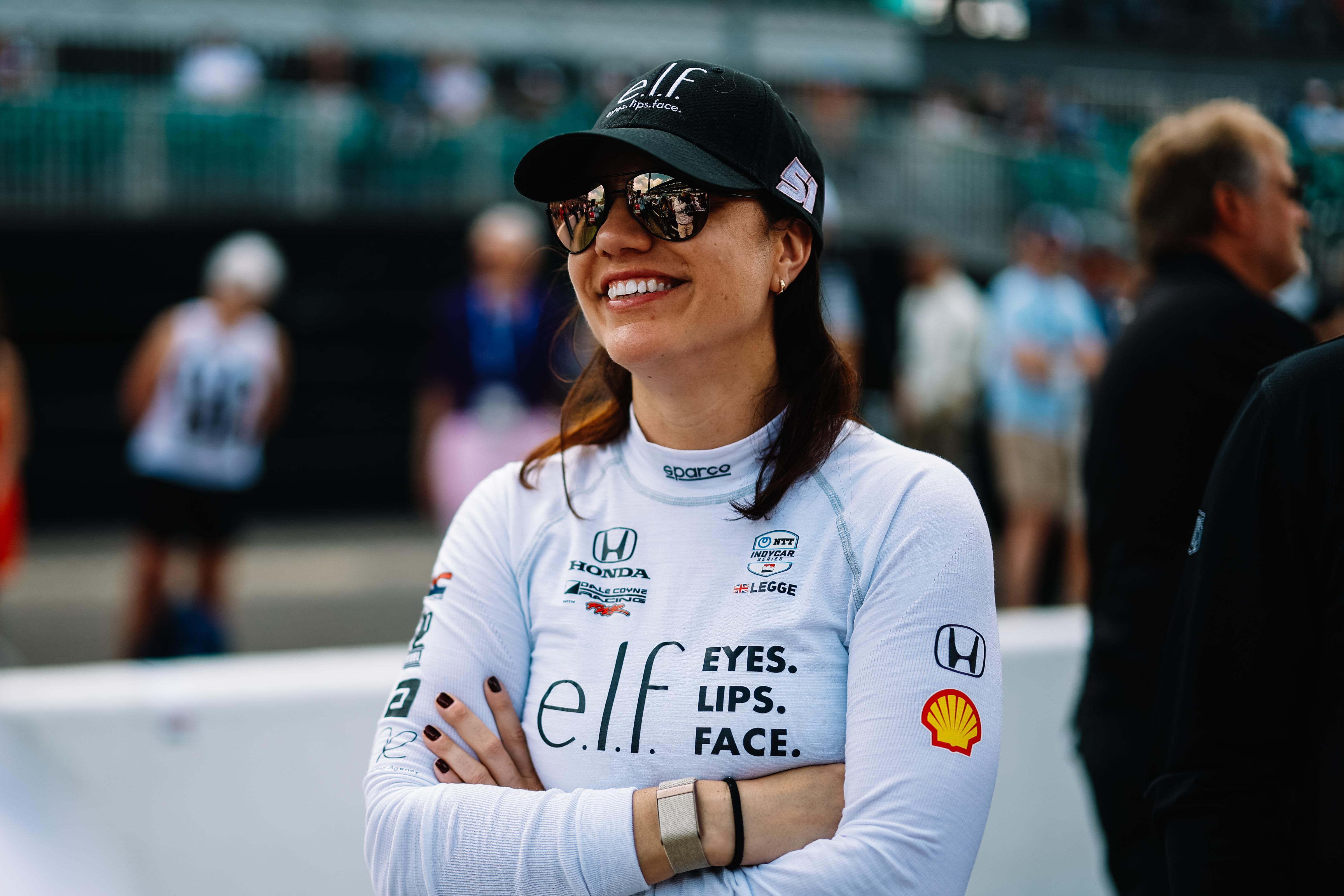 Katherine Legge visszatér a NASCAR-ba: „A célom, hogy a motorsport egyik legjobbjaként tartsanak számon” Katherine Legge visszatér a NASCAR-ba: „A célom, hogy a motorsport egyik legjobbjaként tartsanak számon”