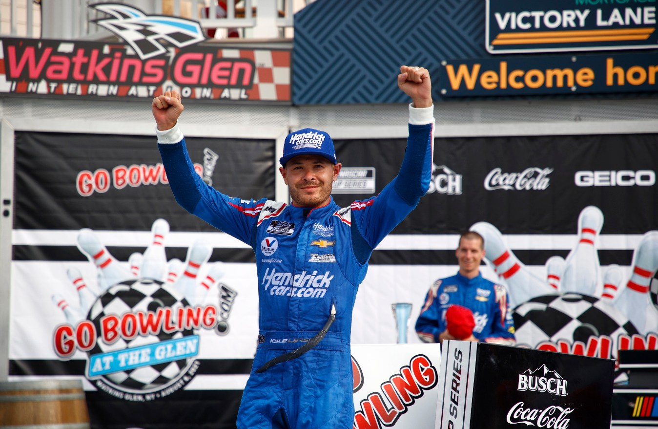 NASCAR: Larson tanulni szeretne Räikkönentől