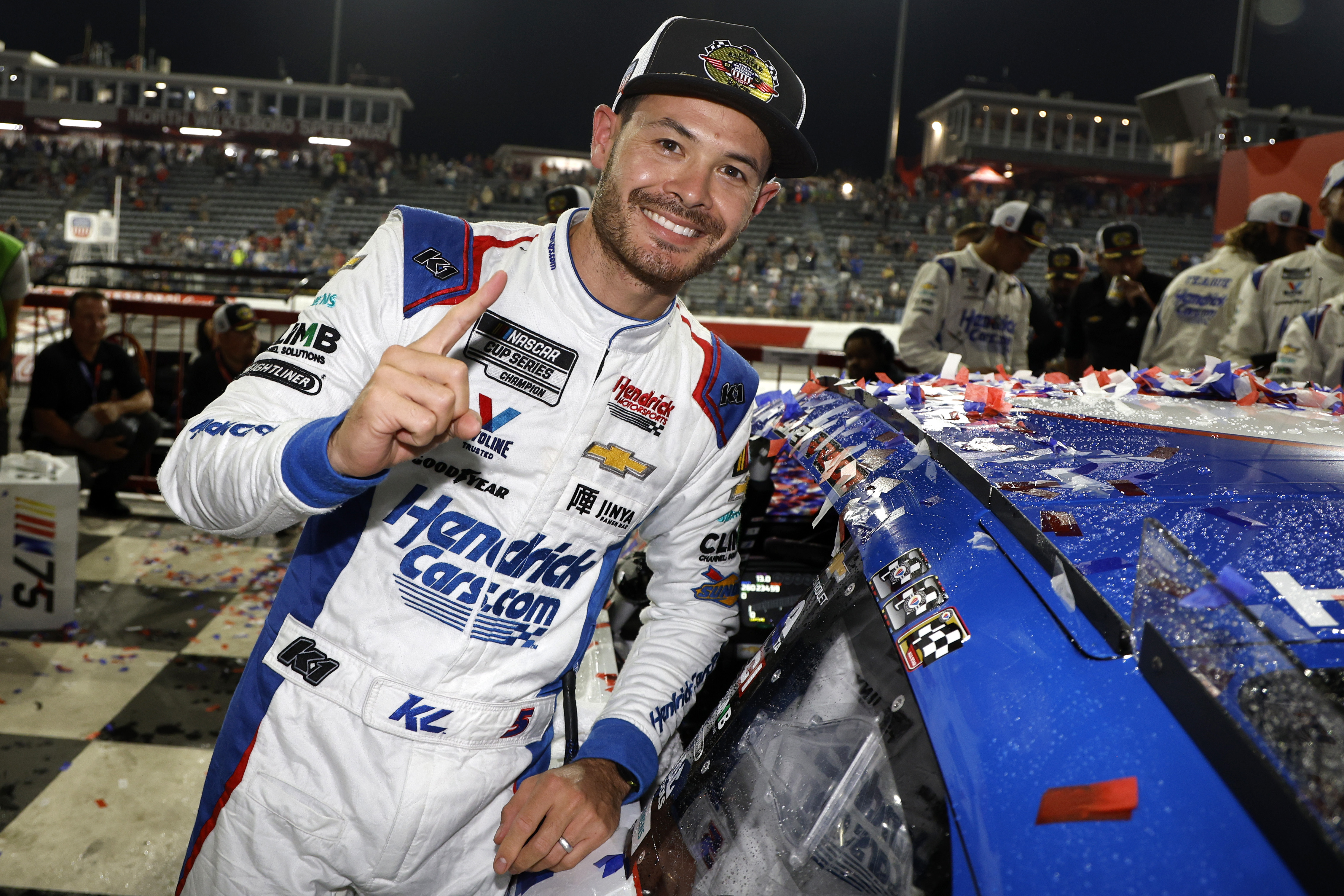 Hétköznap sem lassítanak a NASCAR sztárjai: Larson 1 millió dollárért versenyez, Byron és Elliott újra late modelben Hétköznap sem lassítanak a NASCAR sztárjai: Larson 1 millió dollárért versenyez, Byron és Elliott újra late modelben