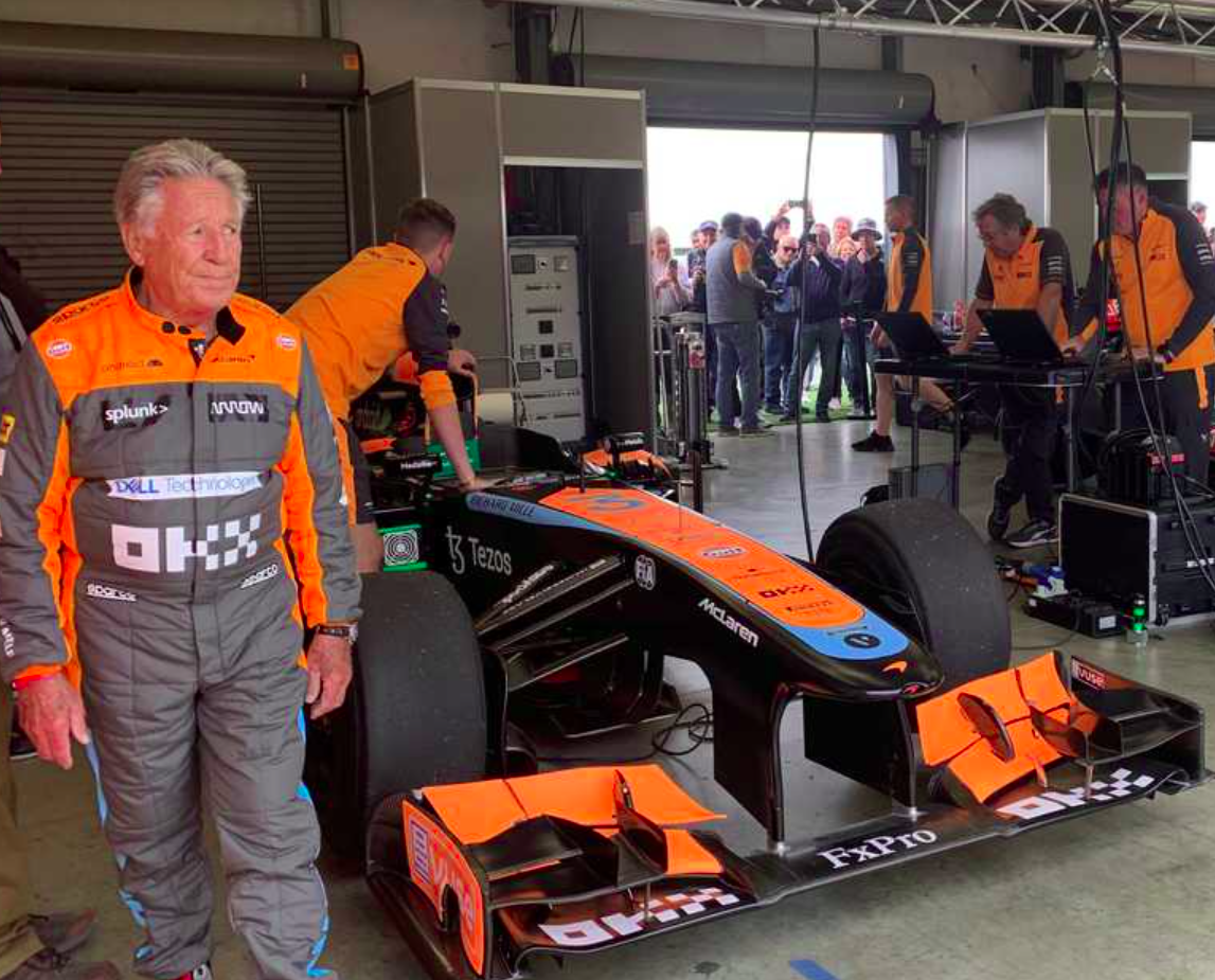 A COTA-n is vezetheti a McLaren F1-es gépét Mario Andretti, akiről még a pálya egyik kanyarját is elnevezik