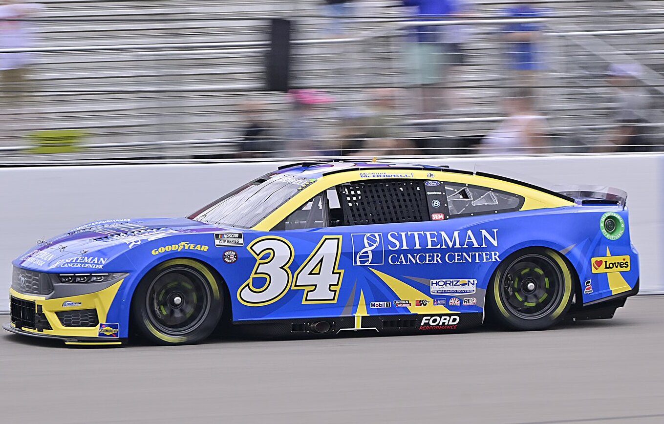 McDowell a pole-ban Gatewayen, Larson sorsáról még mindig nem döntött a NASCAR McDowell a pole-ban Gatewayen, Larson sorsáról még mindig nem döntött a NASCAR