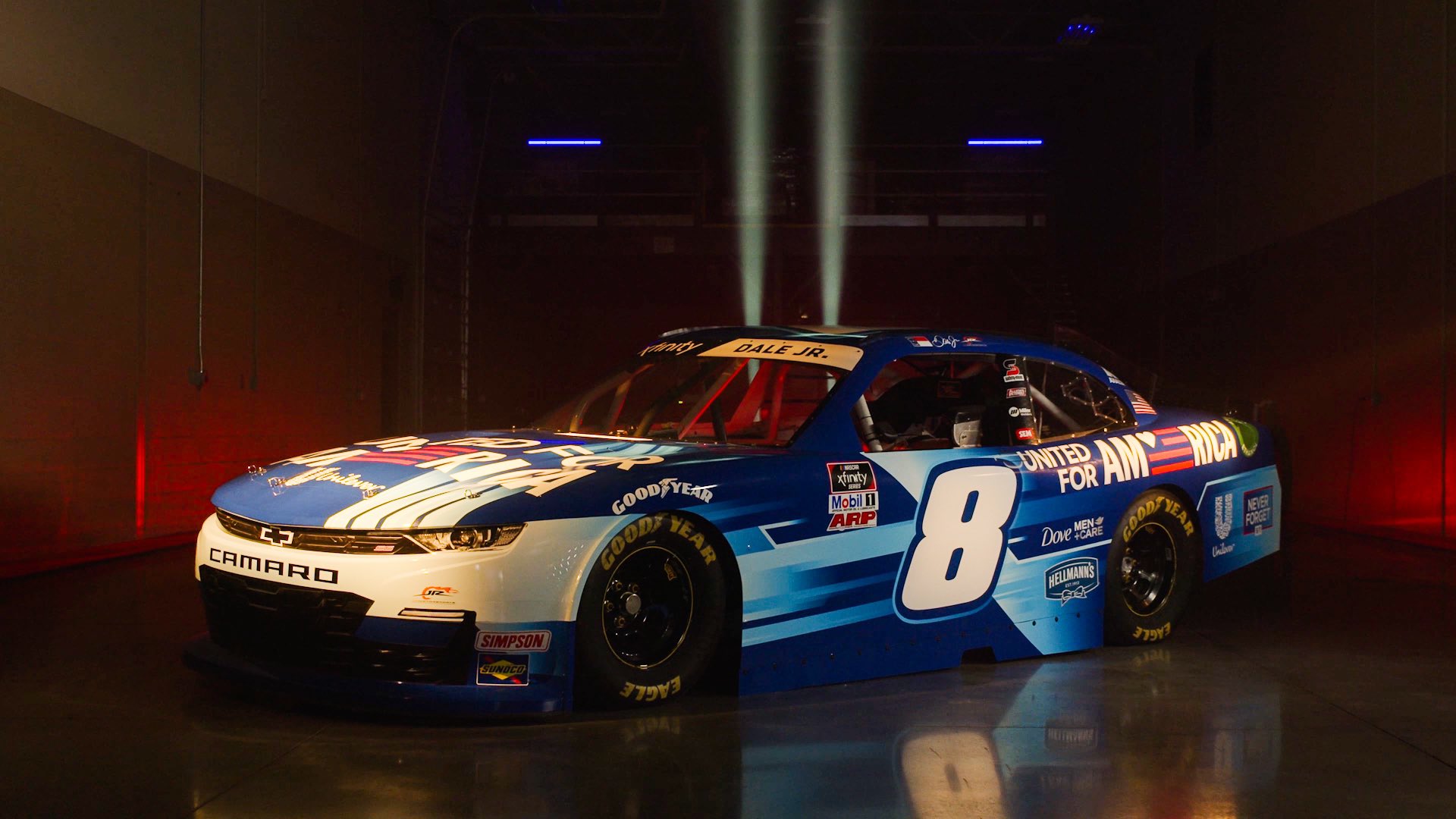 NASCAR: A 9/11-es terrortámadás évfordulóján tér vissza a pályára Dale Jr.