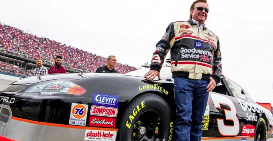 NASCAR: Egymillió ingyen lőszert kap Ukrajna egy csapattulajdonos jóvoltából NASCAR: Egymillió ingyen lőszert kap Ukrajna egy csapattulajdonos jóvoltából