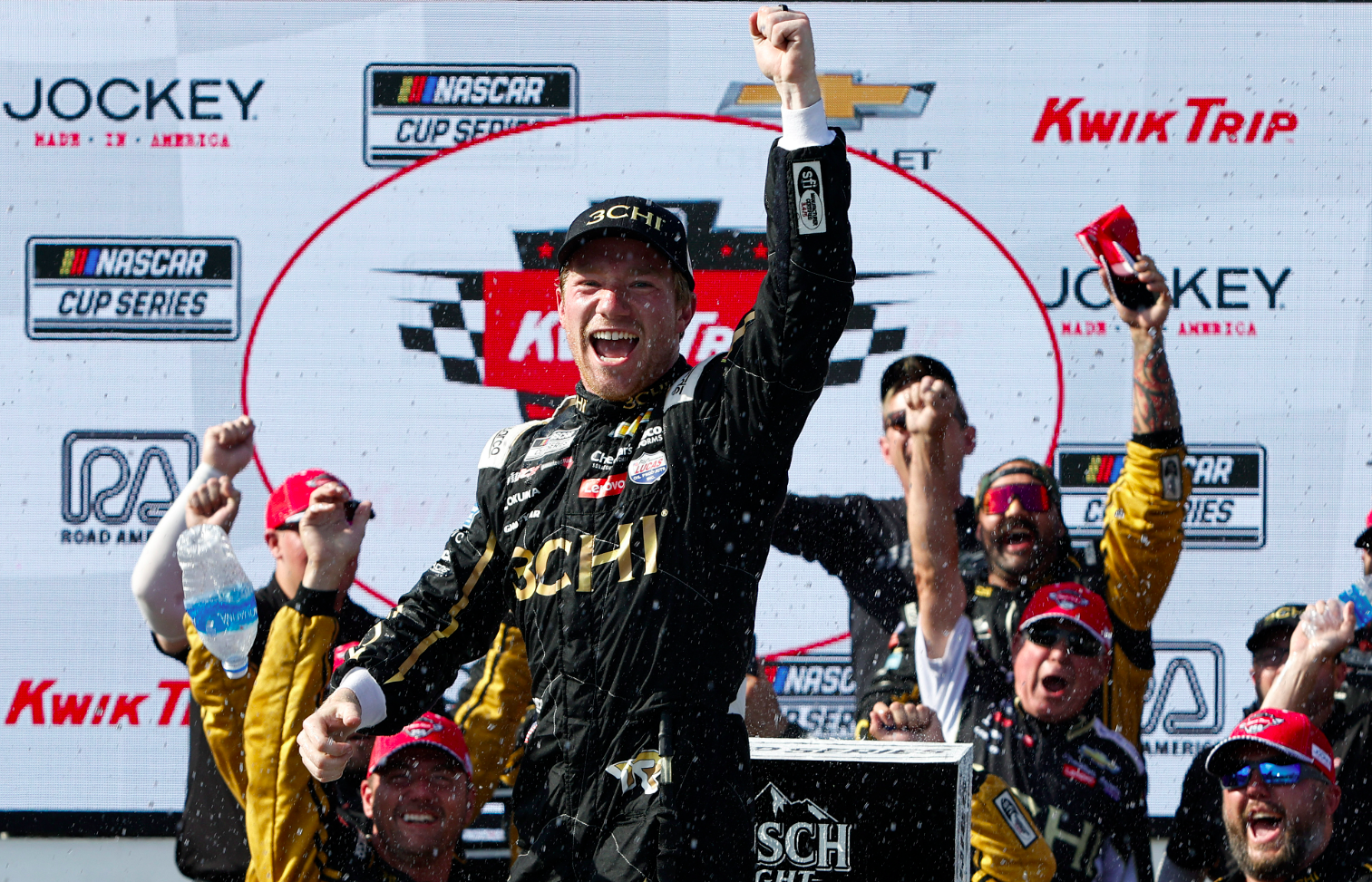 NASCAR: Ismét vadonatúj győztest avatott a Cup Series!