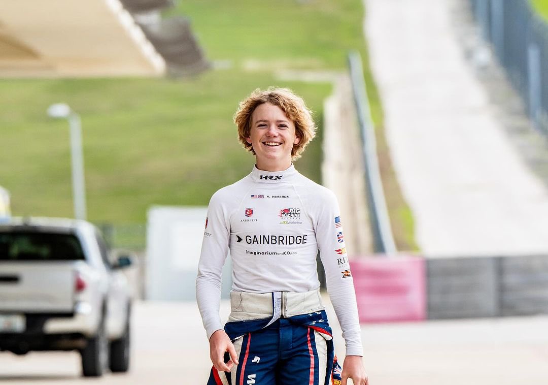 Rögtön első formaautós szezonjában bajnok lett Dan Wheldon fia, Sebastian! Rögtön első formaautós szezonjában bajnok lett Dan Wheldon fia, Sebastian!