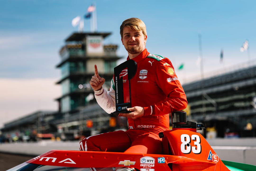 Egy Penske-t is megjárt SpaceX-mérnökkel hozta össze világraszóló Indy 500 pole-ját Robert Shwartzman