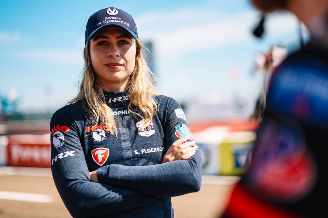 Úgy fest, egyetlen futam után véget ért Sophia Flörsch Indy-karrierje. Úgy fest, egyetlen futam után véget ért Sophia Flörsch Indy-karrierje.