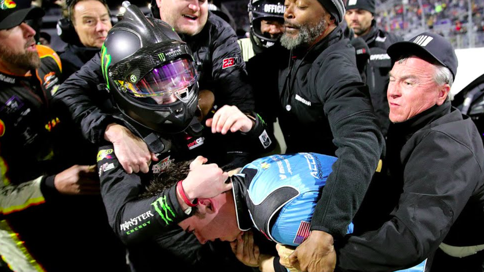 NASCAR: Megbüntették Ty Gibbst… De nem a bunyó miatt
