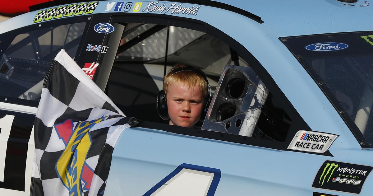 eNASCAR: Kevin Harvick 8 éves fia is csatlakozik a Cup-sztárokkal teli mezőnyhöz
