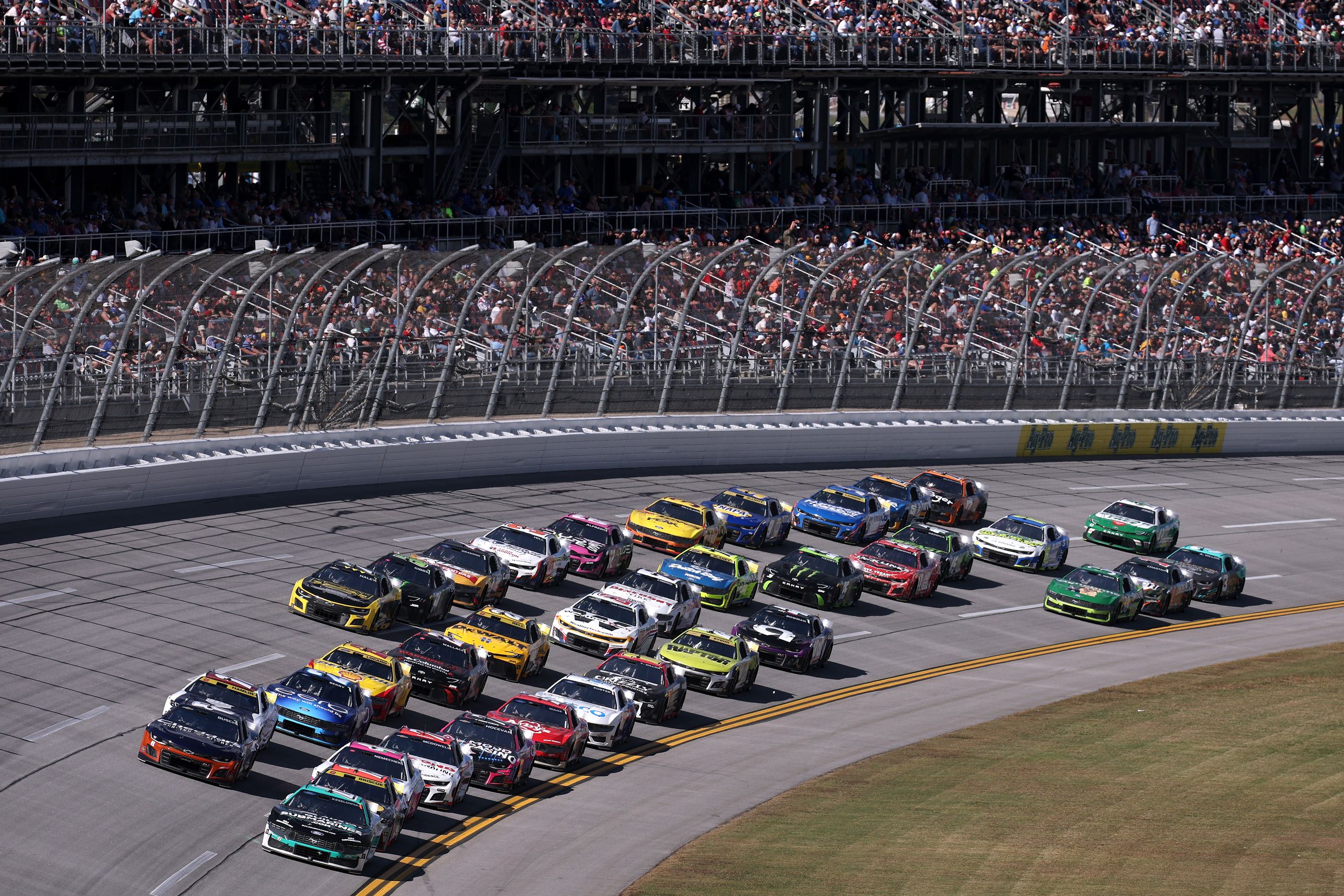 HIVATALOS: DRASZTIKUSAN ÁTALAKUL A NASCAR BAJNOKI FORMÁTUMA