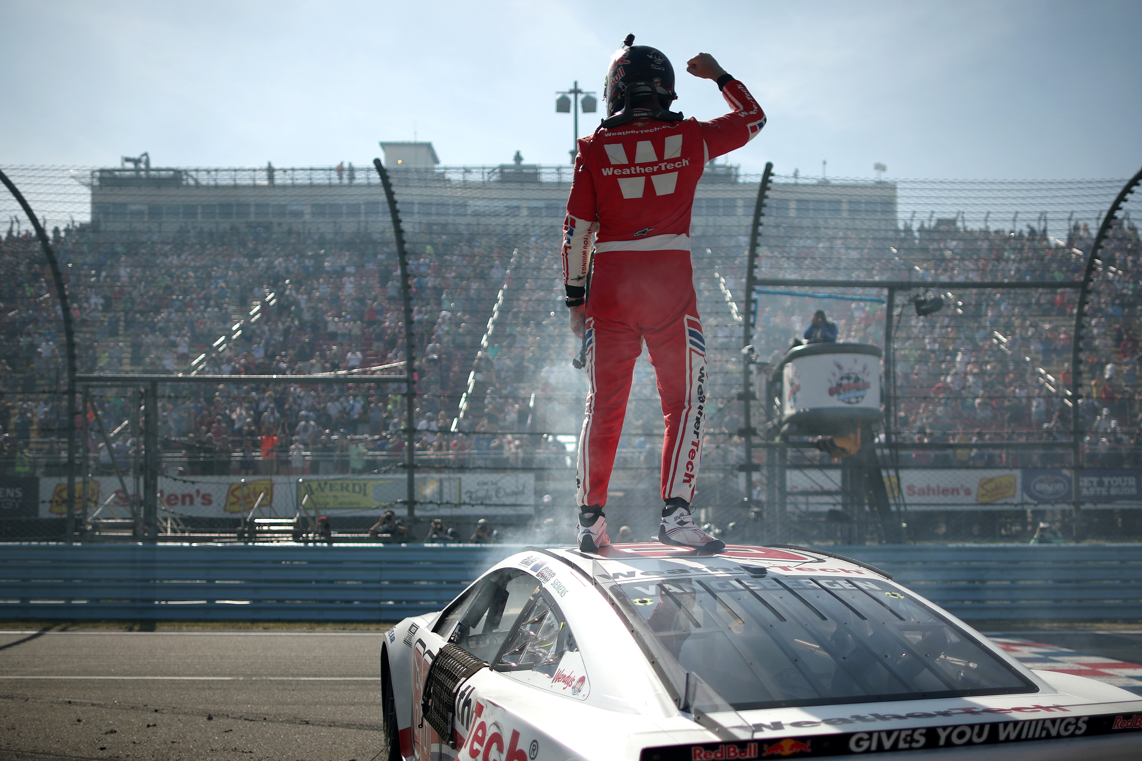 Korábbi csapattársa szerint SVG átverte a Supercars-versenyzőket Korábbi csapattársa szerint SVG átverte a Supercars-versenyzőket