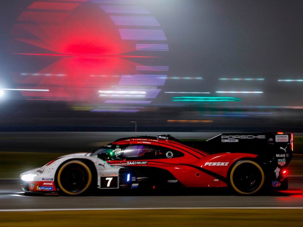 Penske-triplázással ért véget a minden idők leghosszabb biztonsági autós fázisát hozó Daytona 24