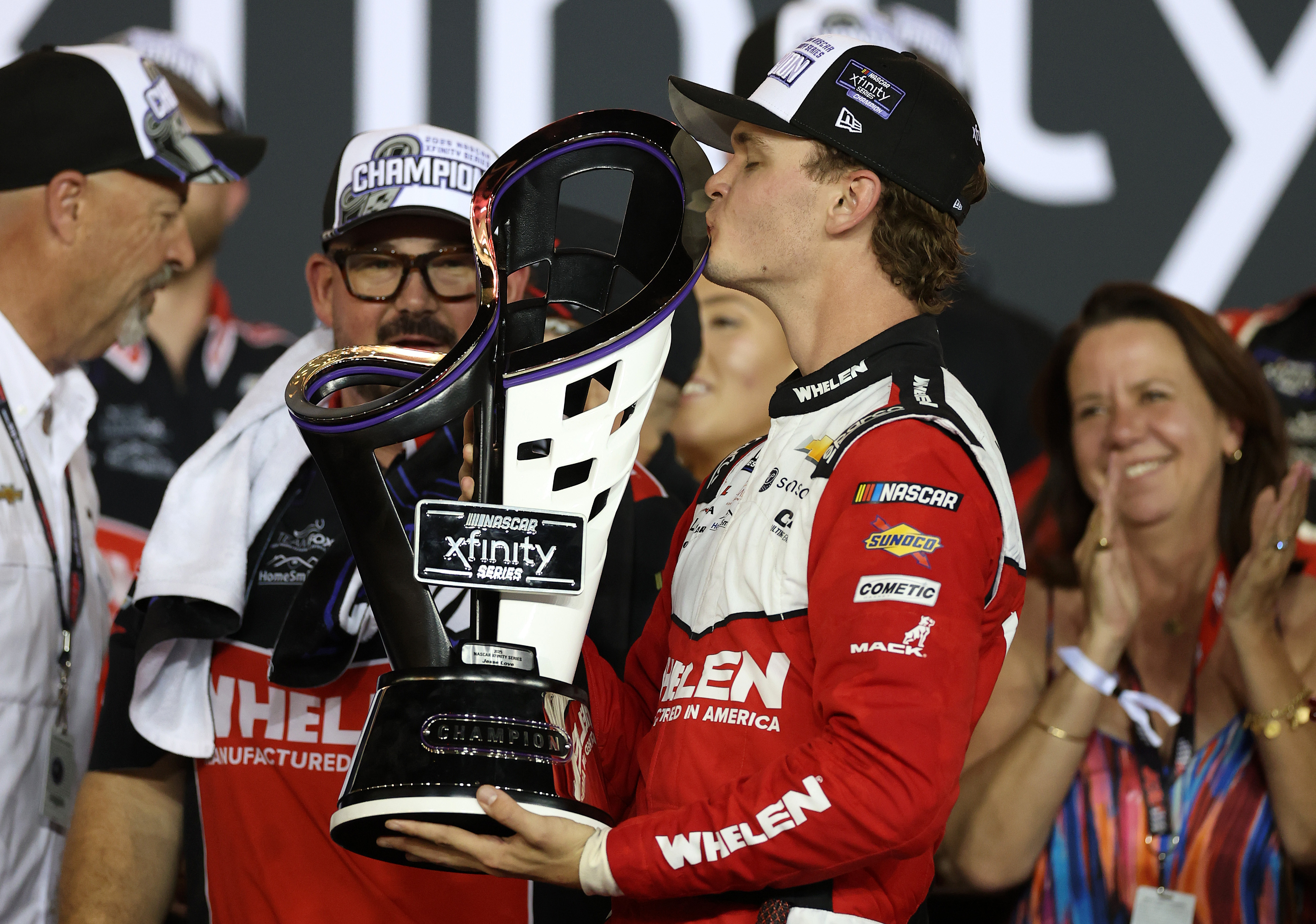 „Lesz*rom” – A friss NASCAR-bajnokot nem érdekli, hogy sokak szerint a legjobb barátja érdemelte volna a címet „Lesz*rom” – A friss NASCAR-bajnokot nem érdekli, hogy sokak szerint a legjobb barátja érdemelte volna a címet