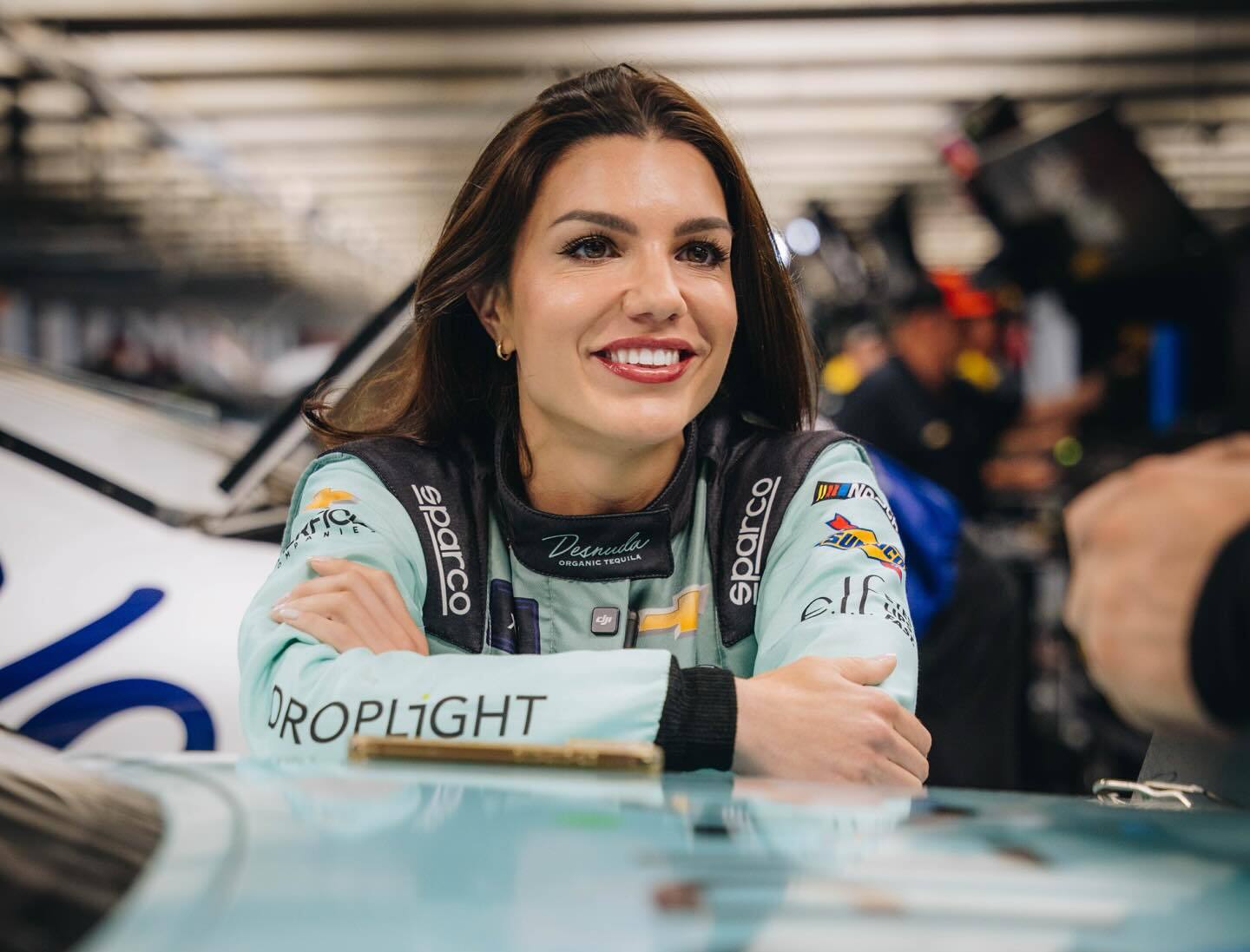 Óriási meglepetés a NASCAR-ban: Katherine Legge kiütötte a rajtrácsról a 23XI-ös Corey Heimet!