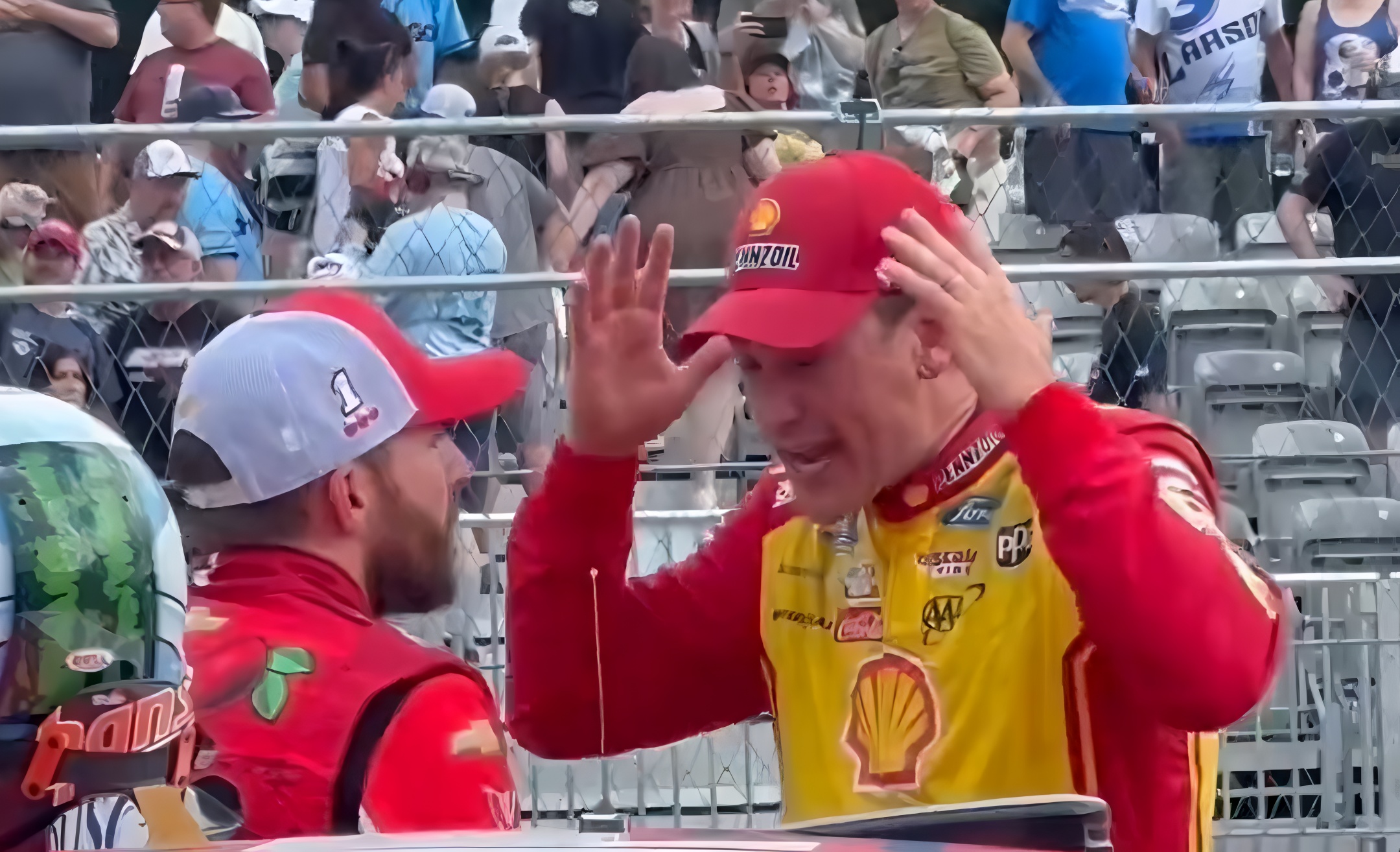 NASCAR: Logano szerint Chastain egy szemétláda, Stenhouse egy sokatmondó üzenettel reagált NASCAR: Logano szerint Chastain egy szemétláda, Stenhouse egy sokatmondó üzenettel reagált