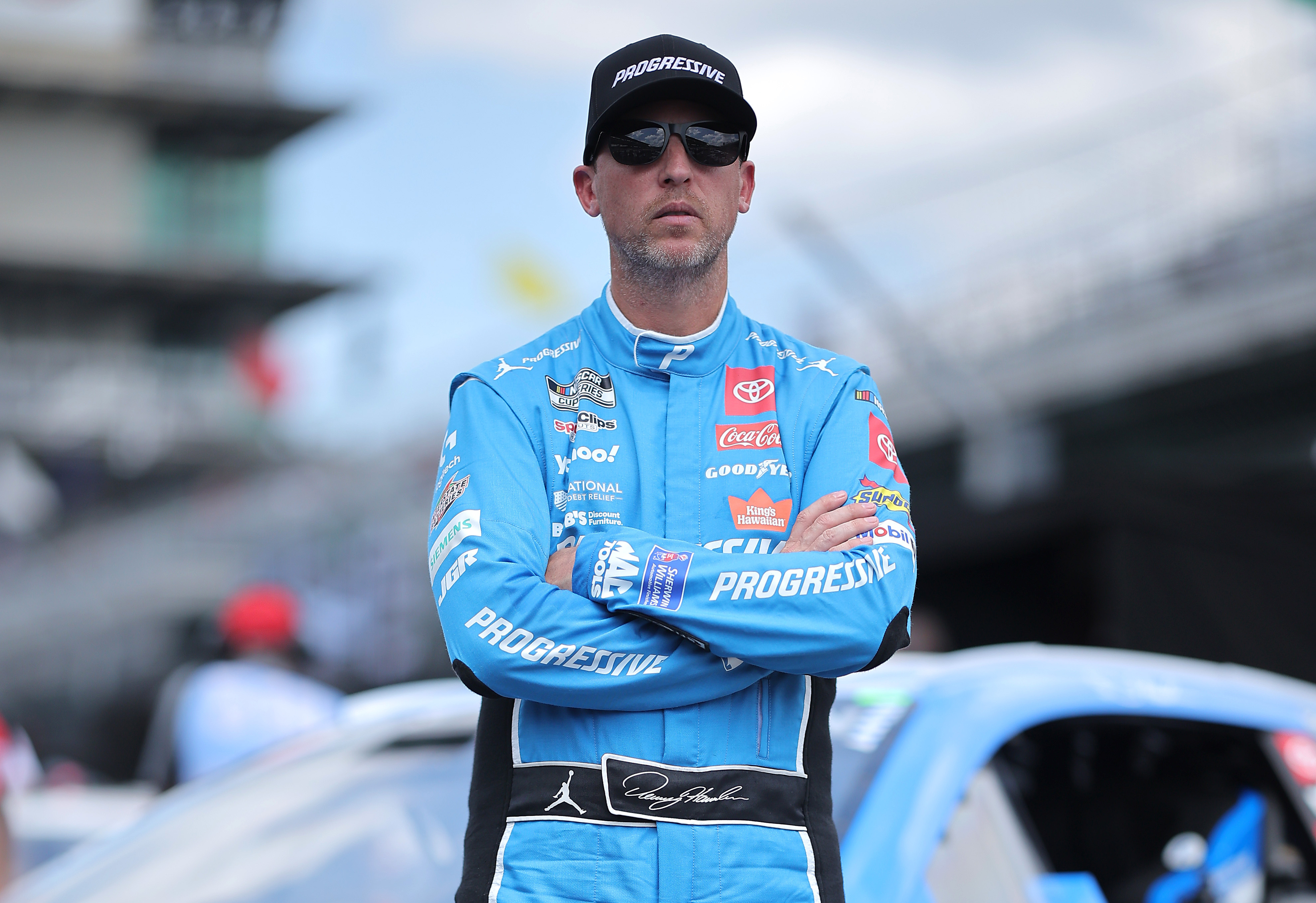 A pályán óriási vereséget szenvedett, azon kívül viszont betegre nyeri magát Denny Hamlin