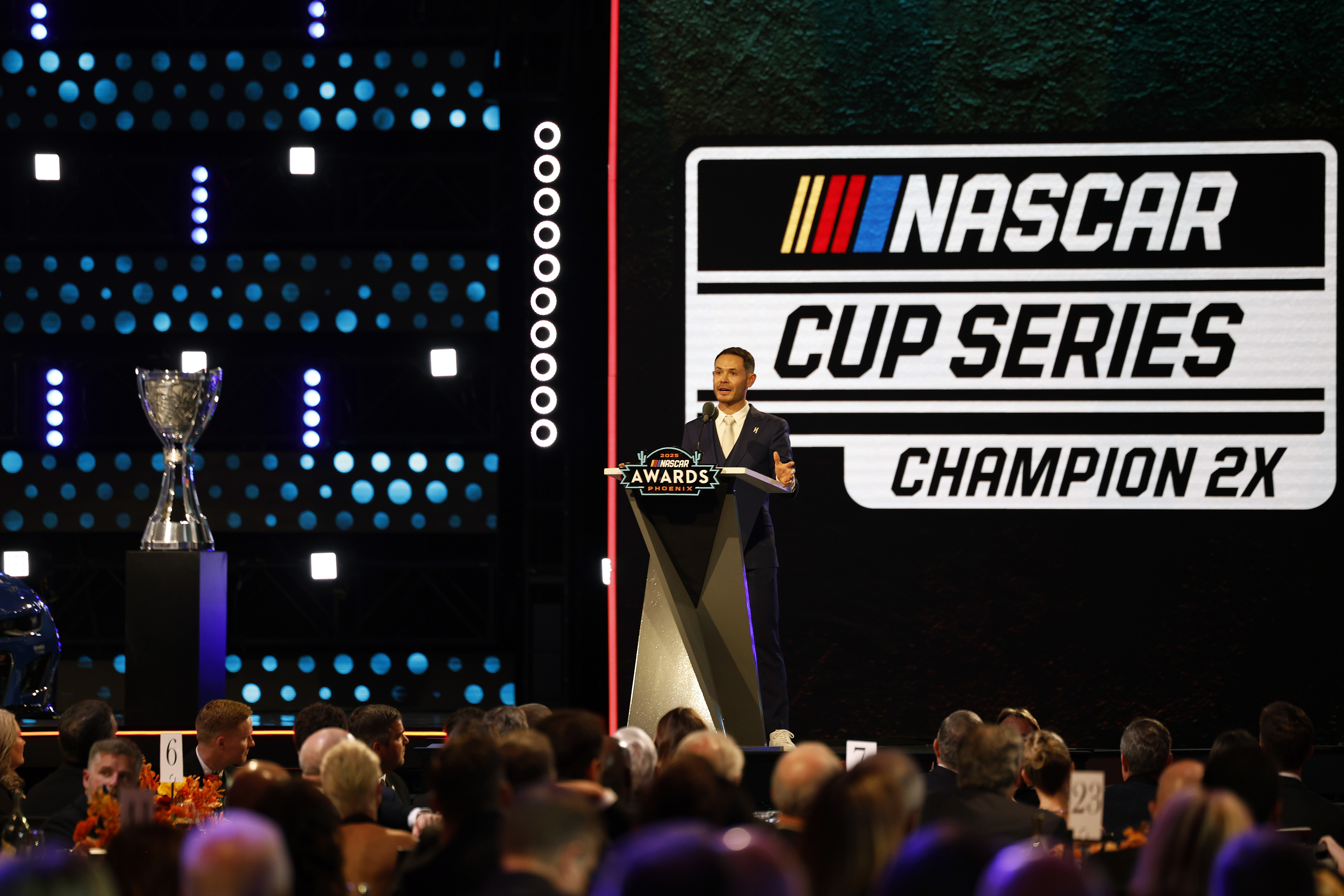 „Denny dolgozik a legkeményebben” – Larson úgy érzi, ellopta a bajnoki címet Hamlintől