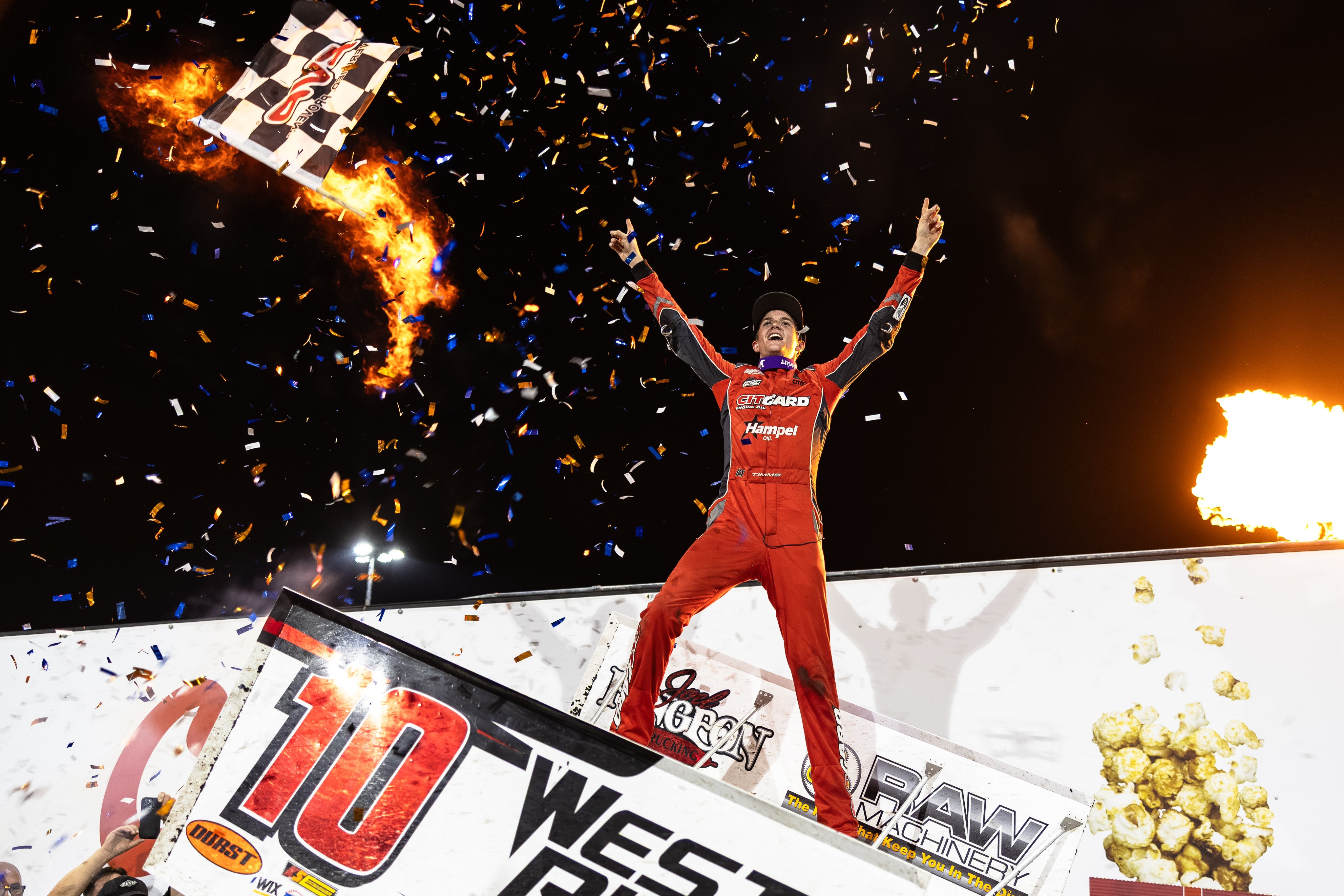 Kyle Larson kiesett, egy 18 éves helyi hős viszont történelmet írt a sprint car szakág Super Bowlján