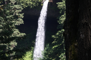 Ahol be lehet menni a vízesések mögé - Silver Falls