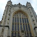 Bath Abbey lajtorjája alatt