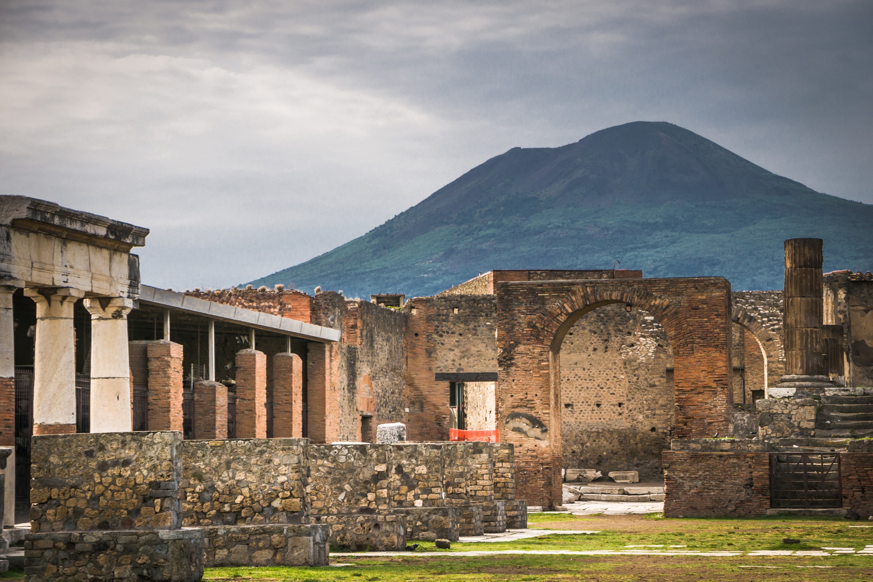 pompeii-vulkan-altal-eltemetett-varos-blog-utazas-utazo-blog-utazascentrum-olcso-5.jpg